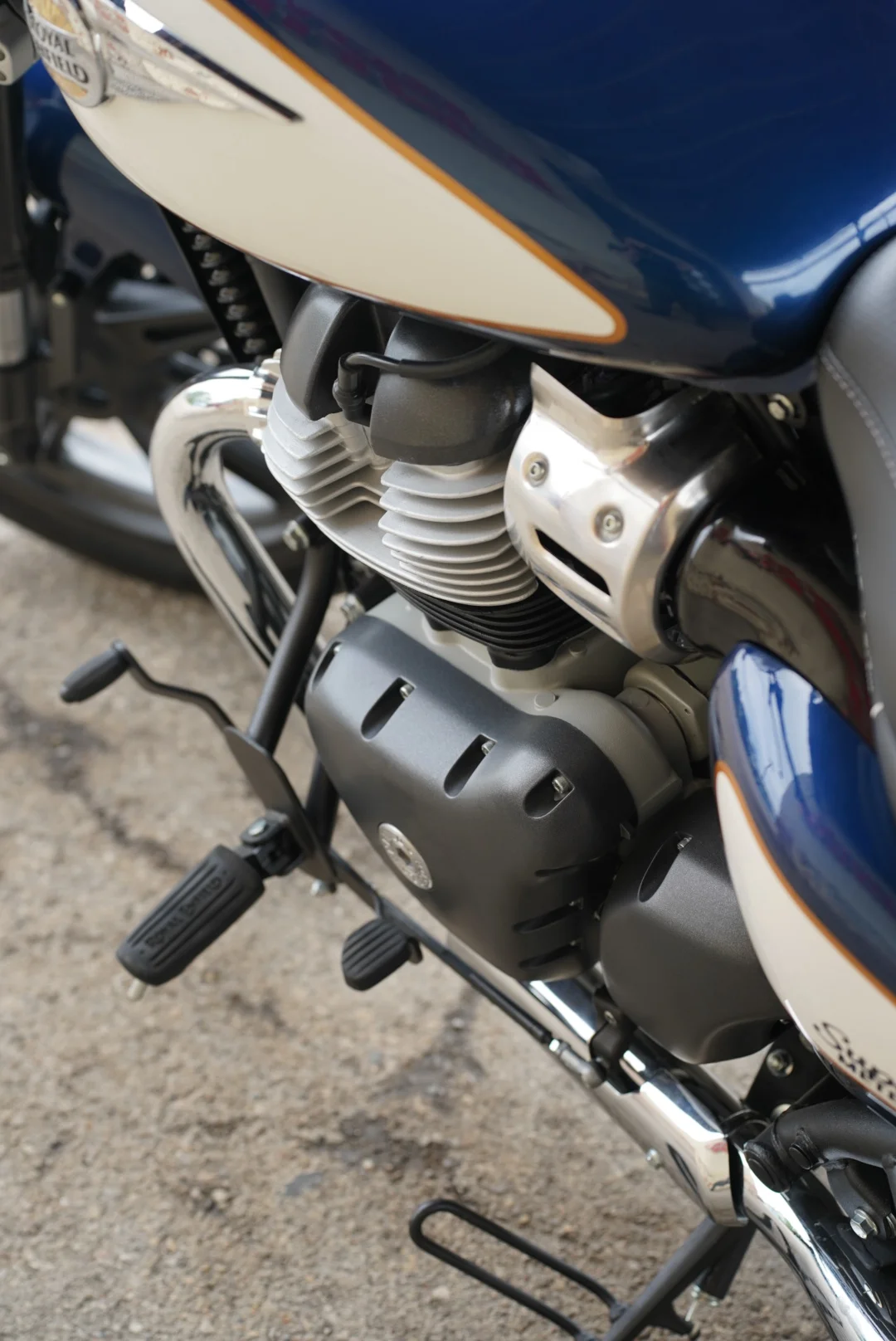 DSC04965 2026 Royal Enfield Super Meteor 650 - Celestial Blue