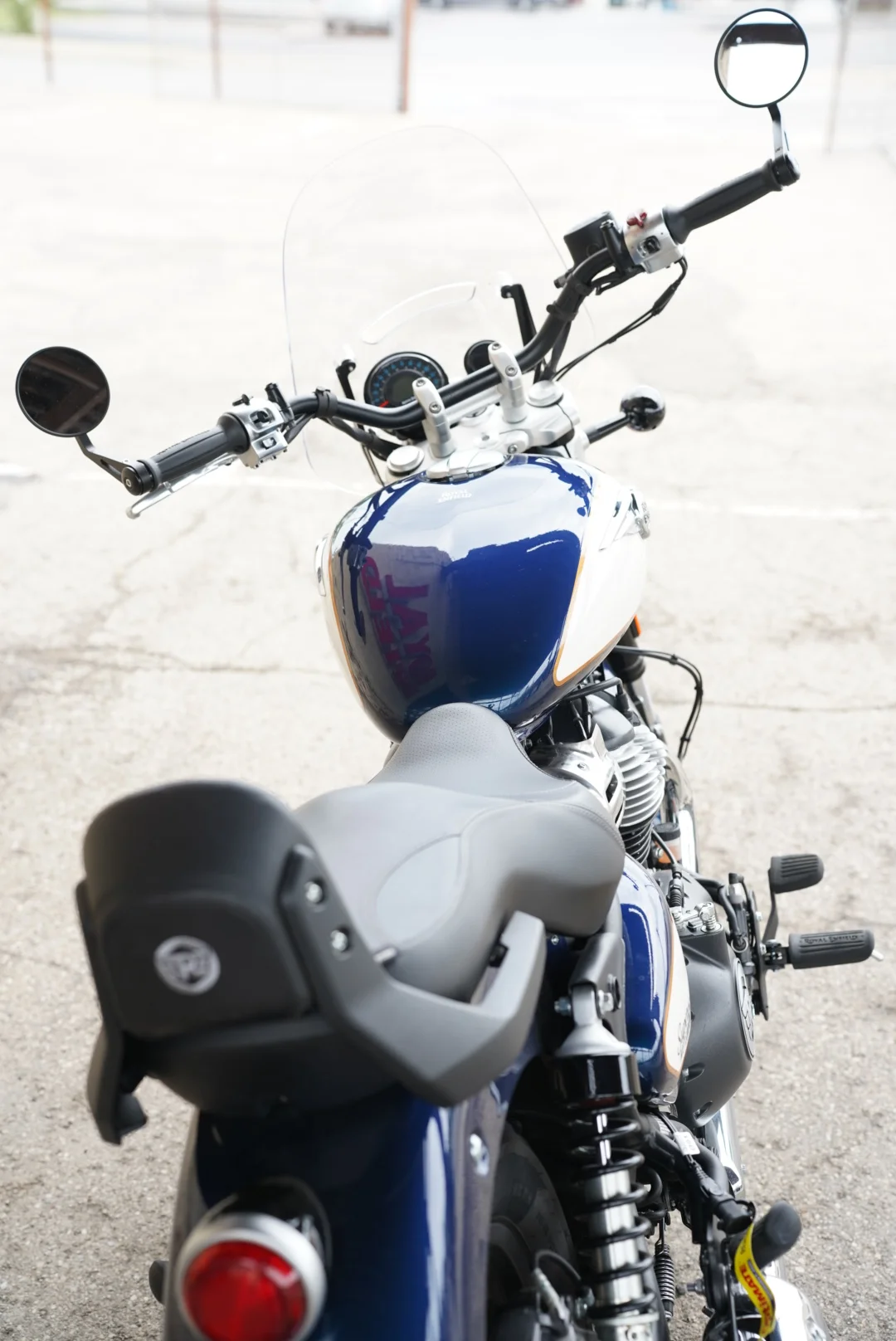 DSC04972 2026 Royal Enfield Super Meteor 650 - Celestial Blue