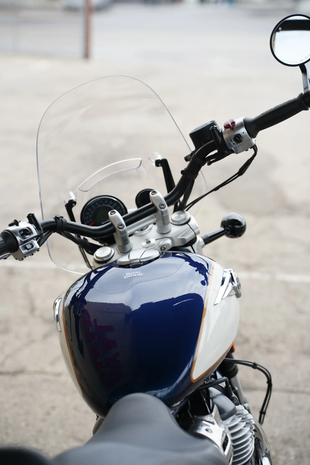 DSC04974 2026 Royal Enfield Super Meteor 650 - Celestial Blue