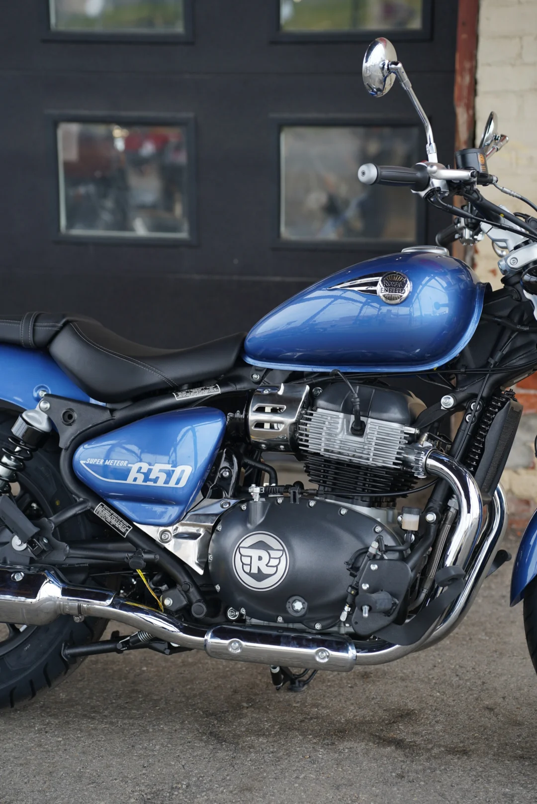 DSC05252 2024 Royal Enfield Super Meteor 650 - Astral Blue