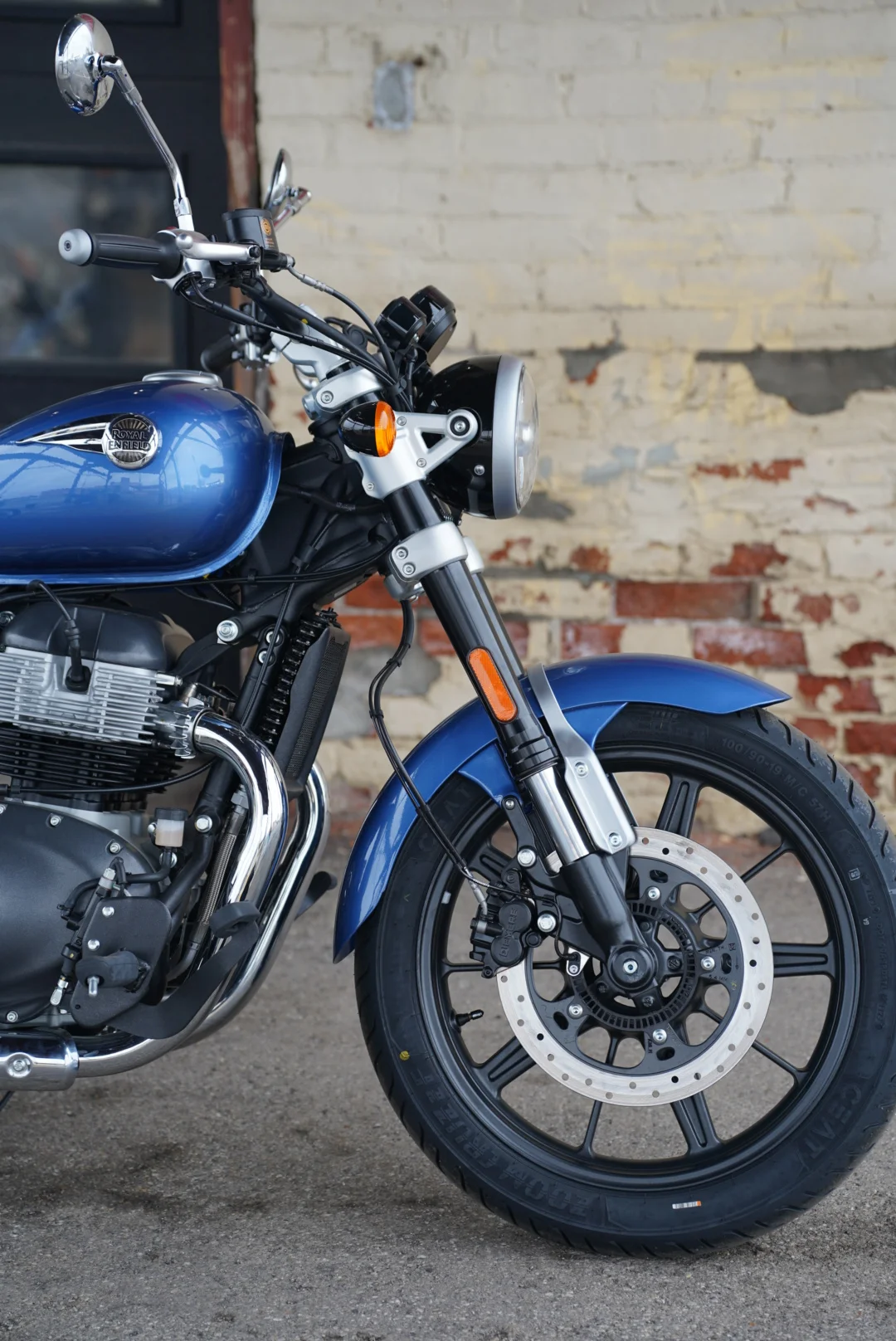 DSC05253 2024 Royal Enfield Super Meteor 650 - Astral Blue