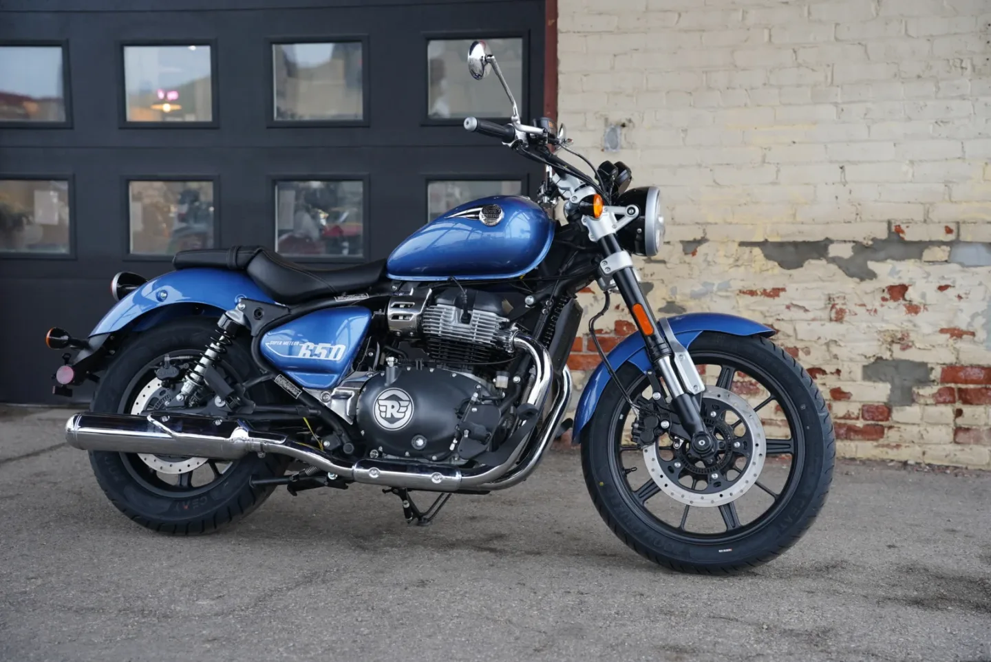 DSC05254 2024 Royal Enfield Super Meteor 650 - Astral Blue
