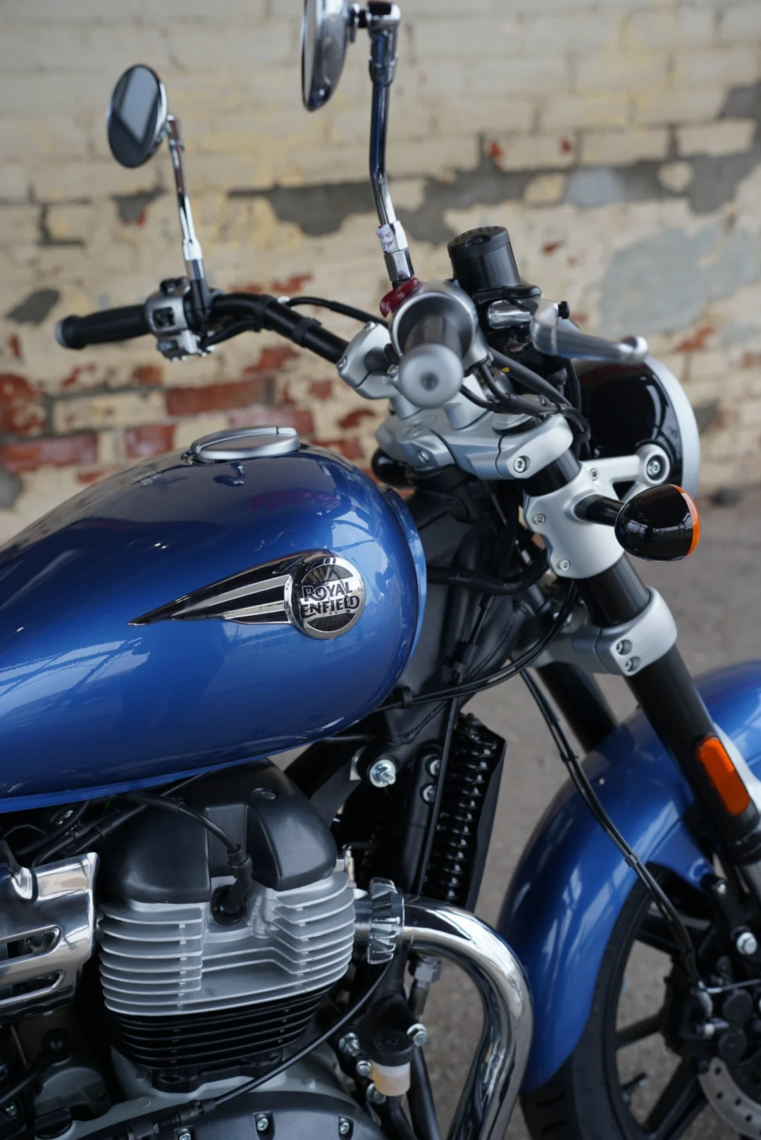 DSC05260 2024 Royal Enfield Super Meteor 650 - Astral Blue