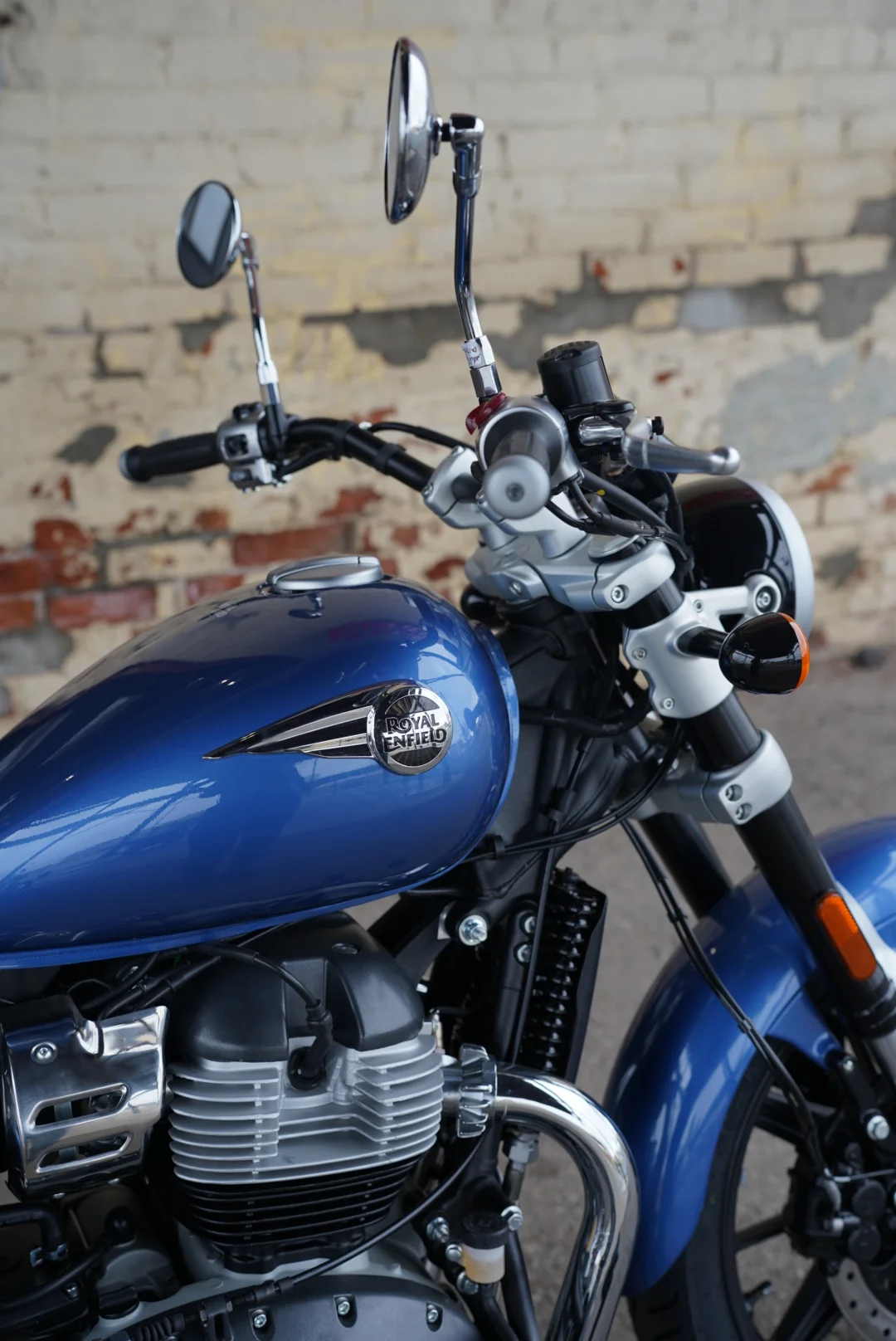 DSC05261 2024 Royal Enfield Super Meteor 650 - Astral Blue