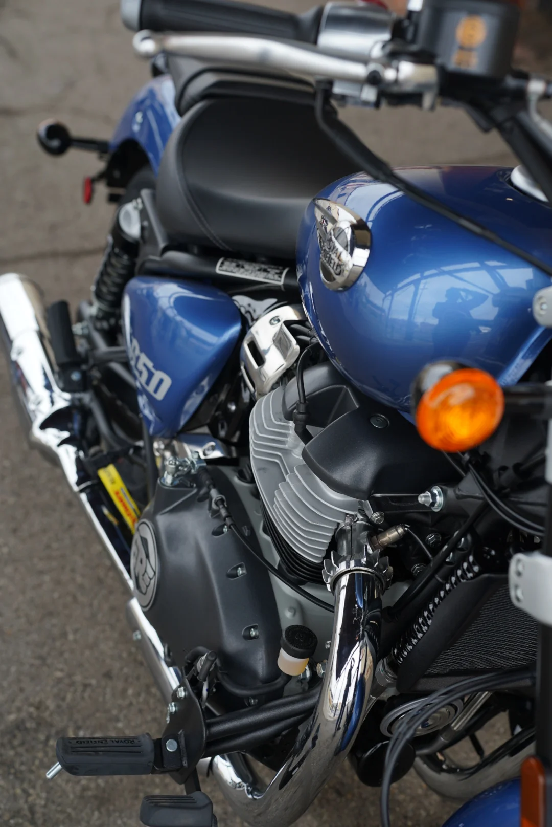 DSC05264 2024 Royal Enfield Super Meteor 650 - Astral Blue