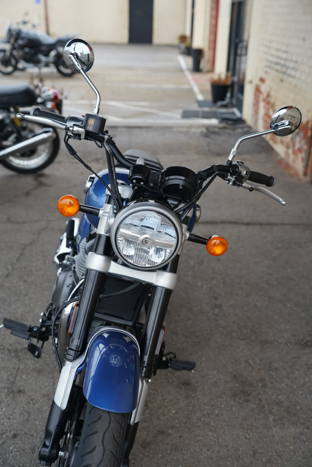 DSC05266 2024 Royal Enfield Super Meteor 650 - Astral Blue