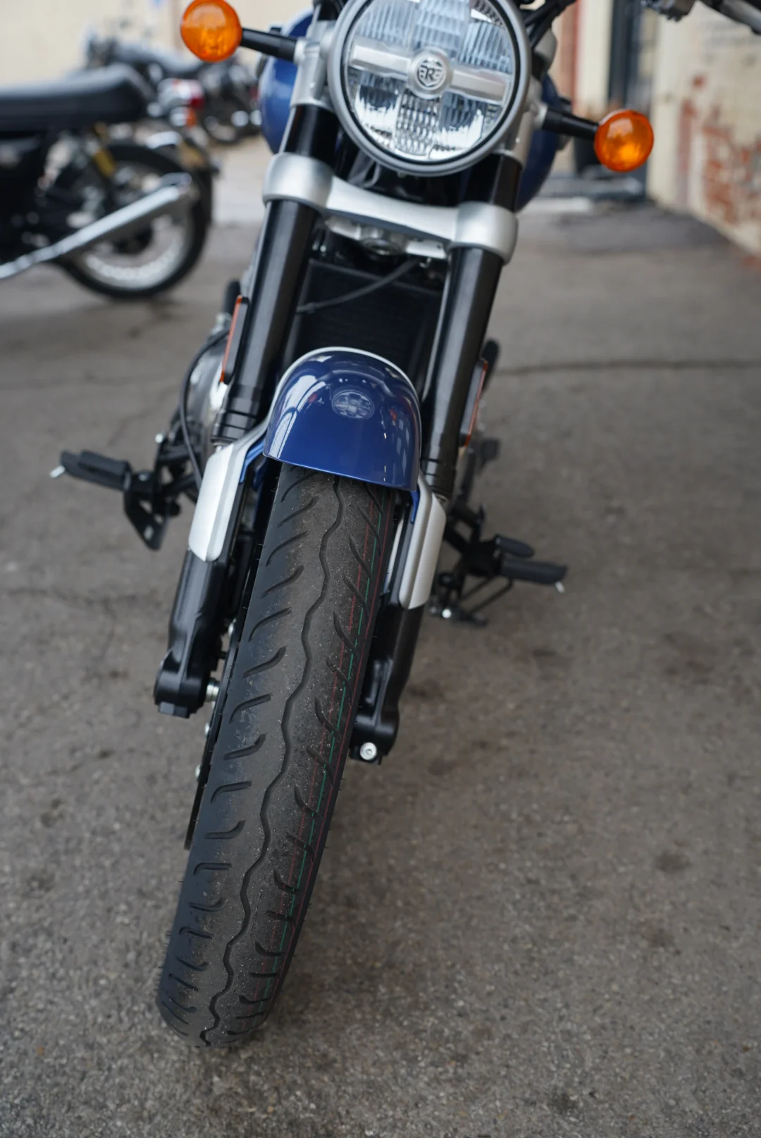 DSC05268 2024 Royal Enfield Super Meteor 650 - Astral Blue