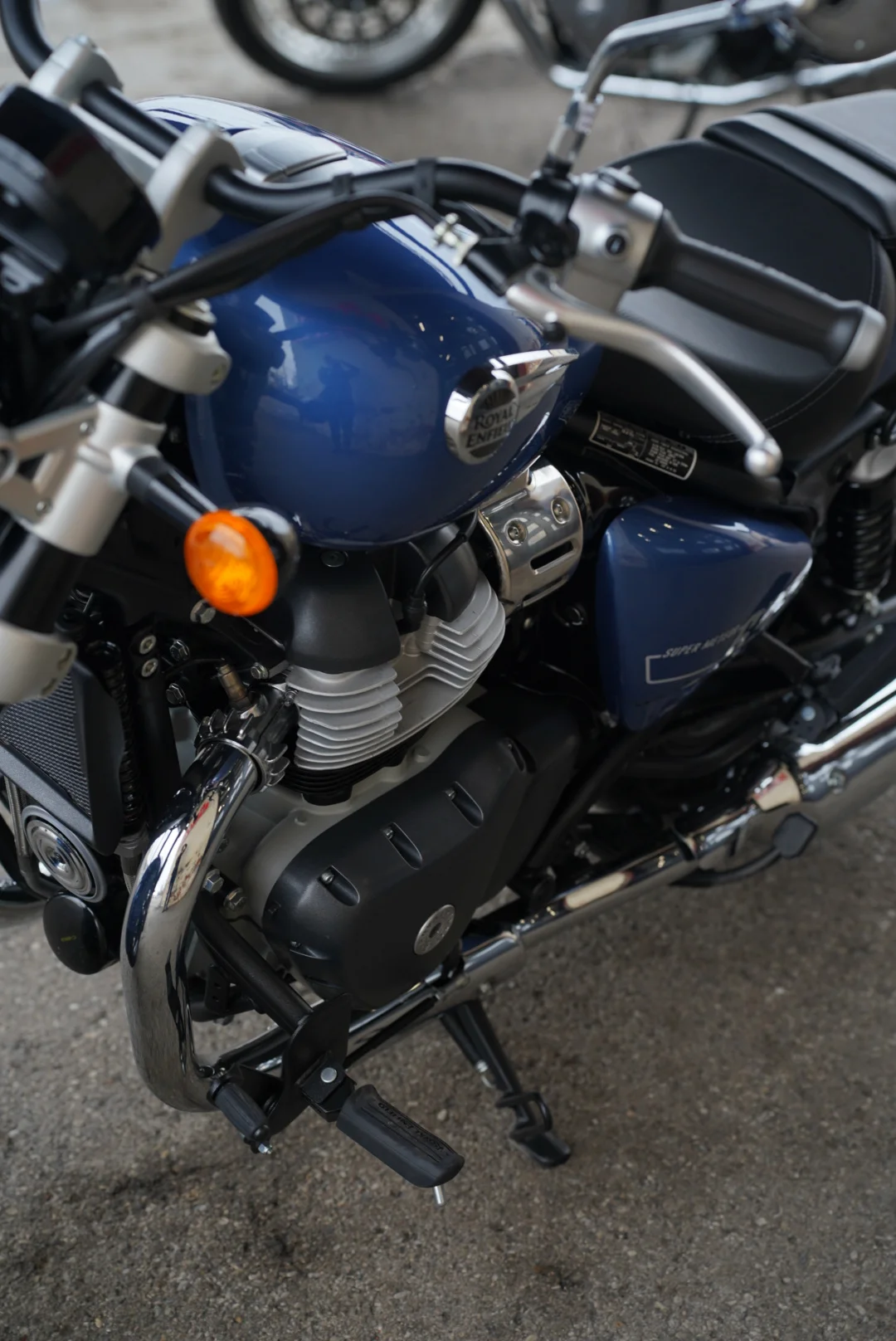 DSC05270 2024 Royal Enfield Super Meteor 650 - Astral Blue
