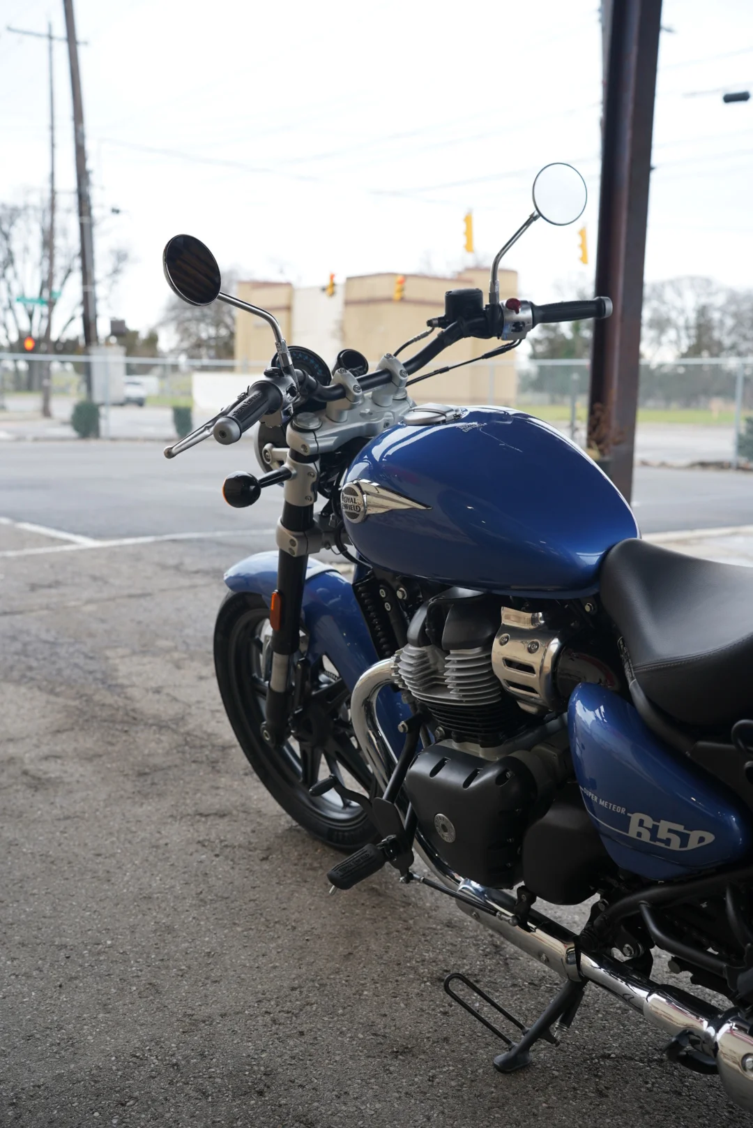 DSC05277 2024 Royal Enfield Super Meteor 650 - Astral Blue