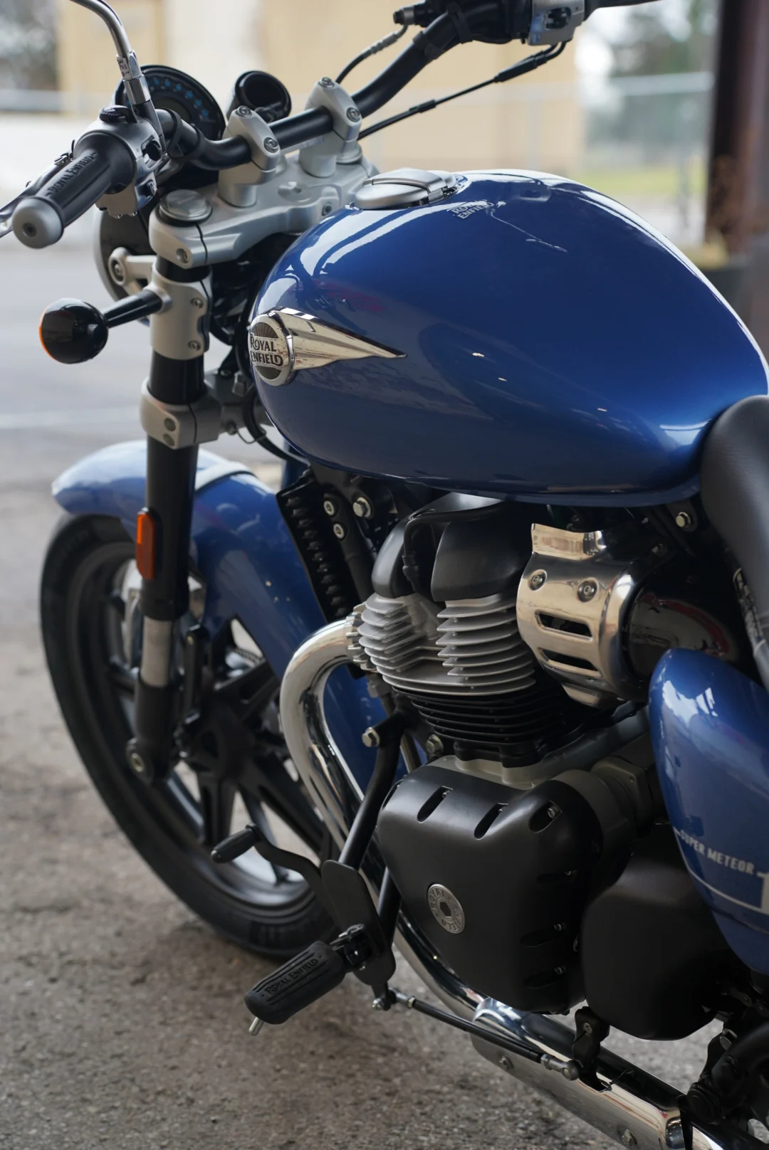 DSC05278 2024 Royal Enfield Super Meteor 650 - Astral Blue