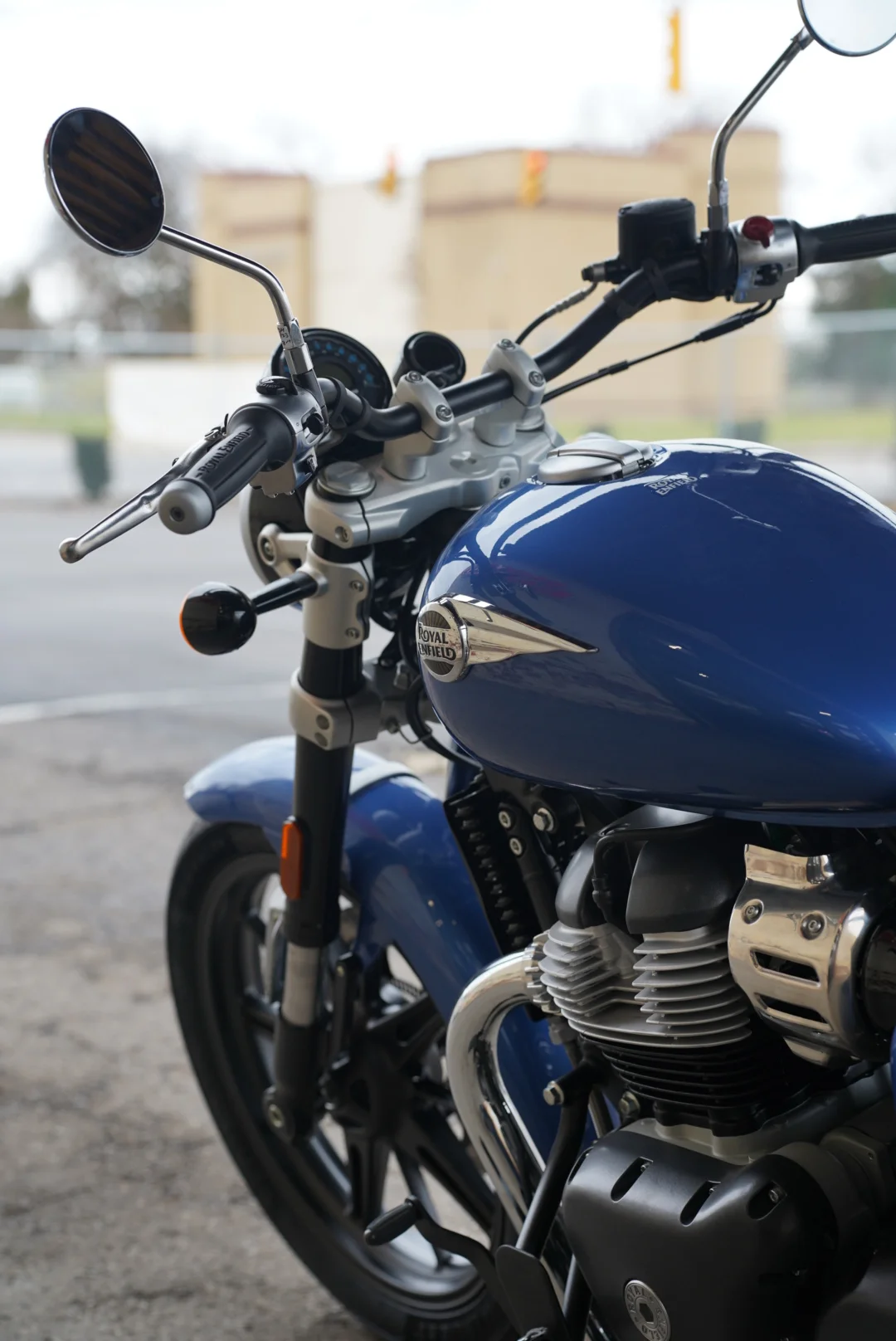 DSC05279 2024 Royal Enfield Super Meteor 650 - Astral Blue