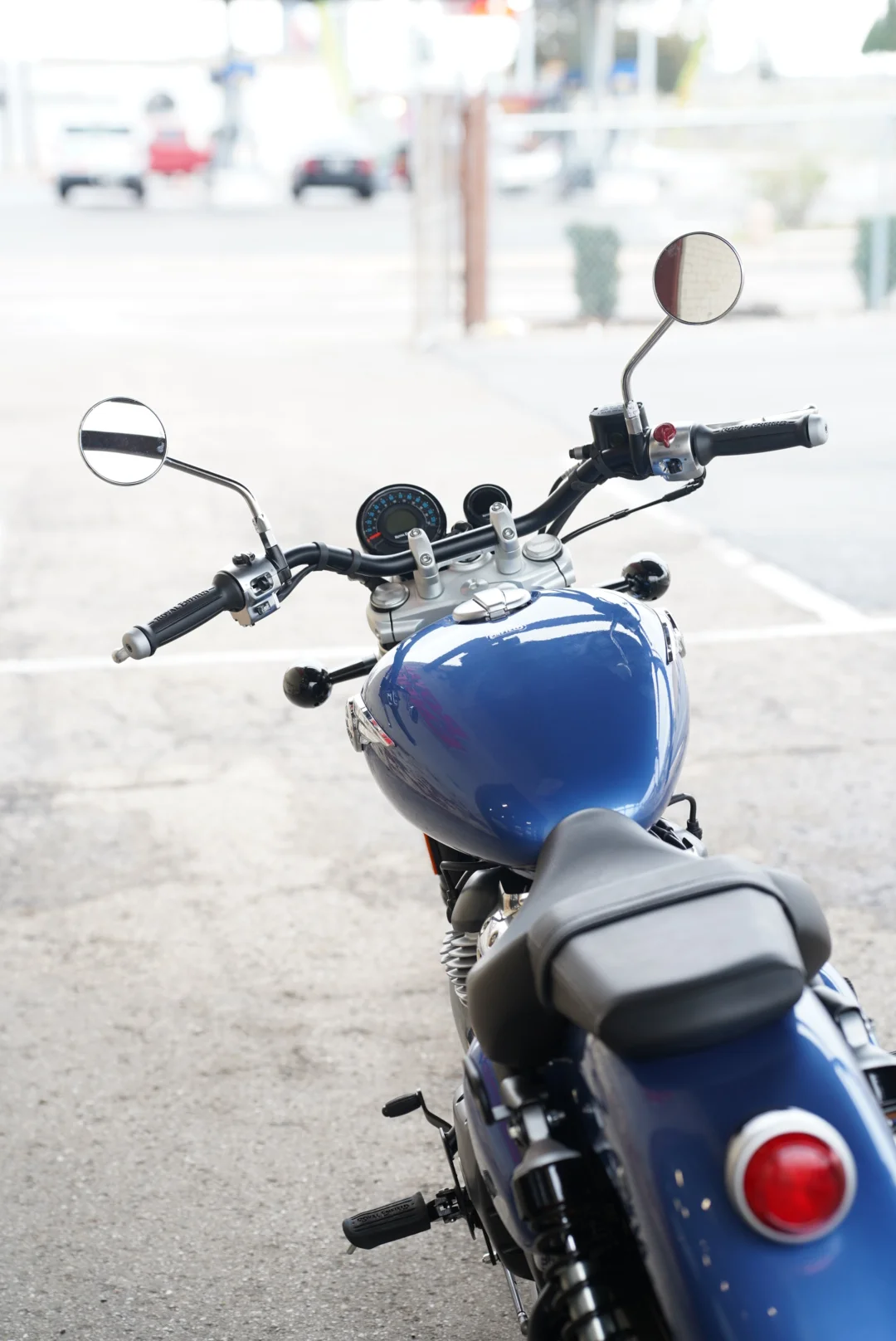 DSC05287 2024 Royal Enfield Super Meteor 650 - Astral Blue