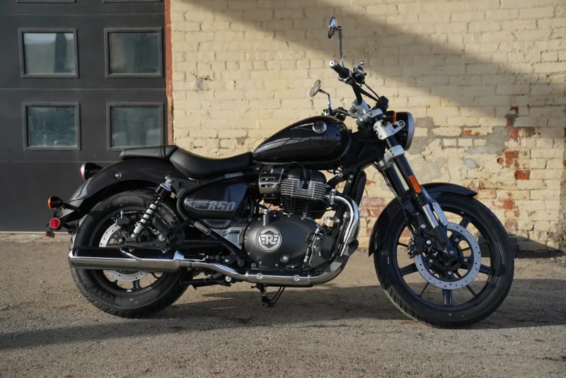 DSC05560 2026 Royal Enfield Super Meteor 650 - Astral Black