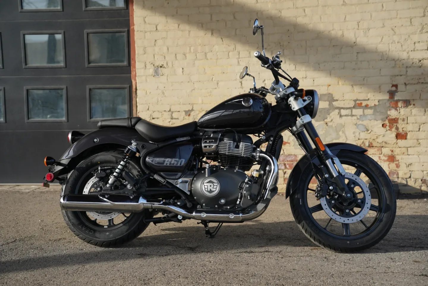 DSC05561 2027 Royal Enfield Super Meteor 650 - Astral Black