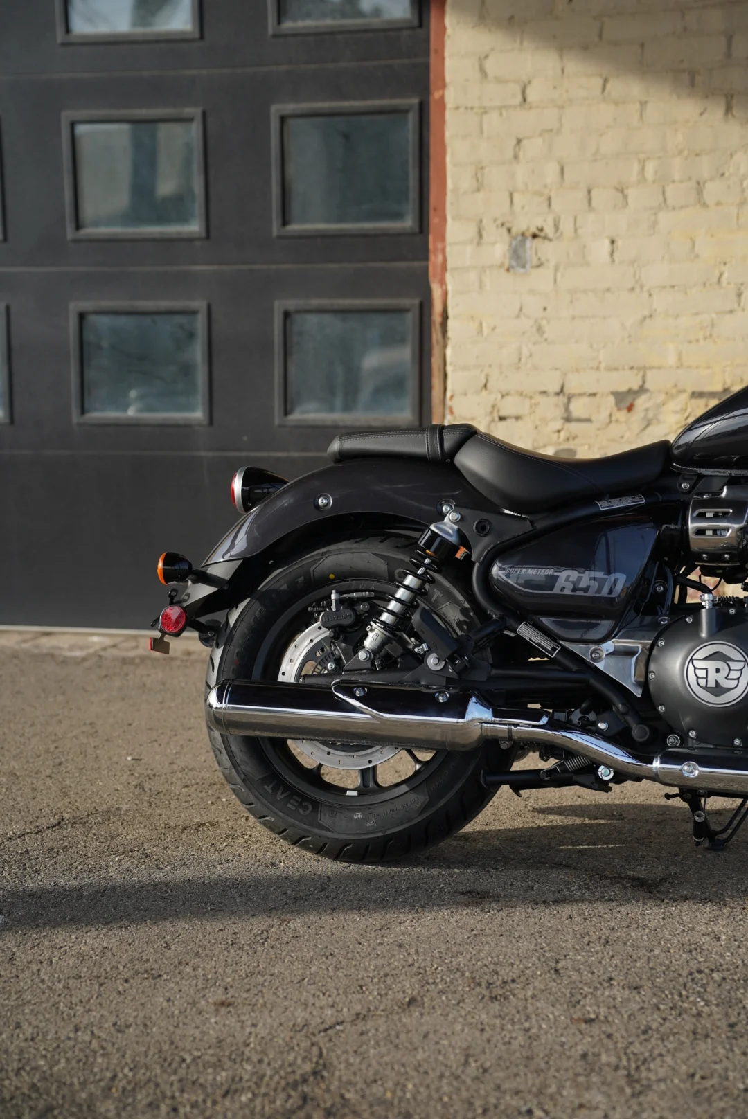 DSC05563 2027 Royal Enfield Super Meteor 650 - Astral Black