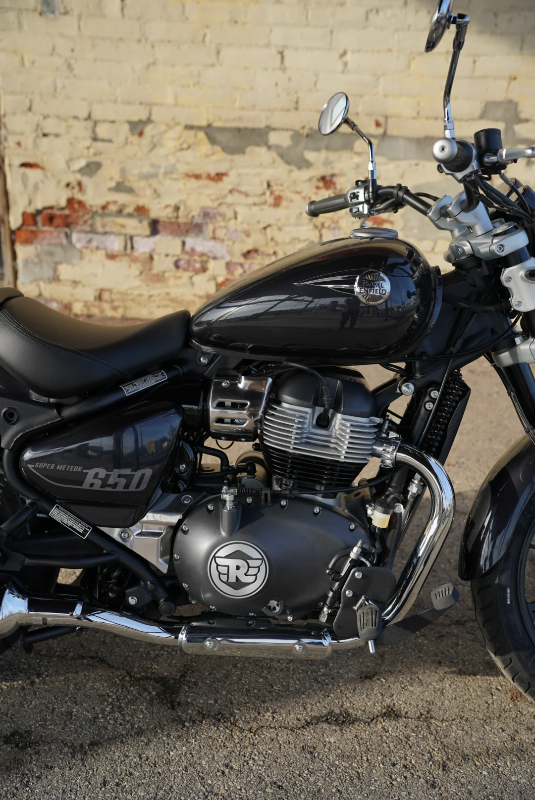 DSC05565 2027 Royal Enfield Super Meteor 650 - Astral Black