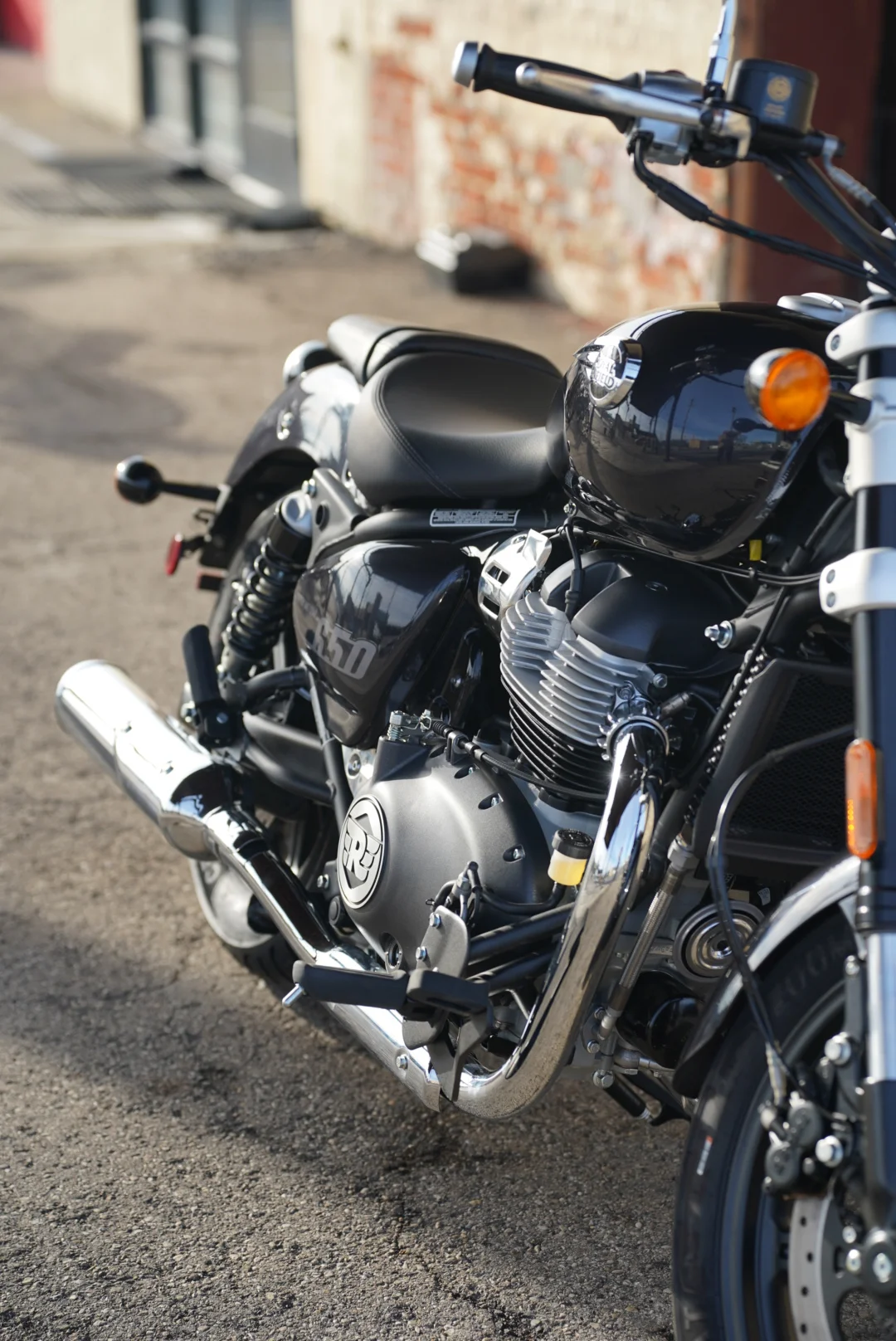 DSC05569 2027 Royal Enfield Super Meteor 650 - Astral Black