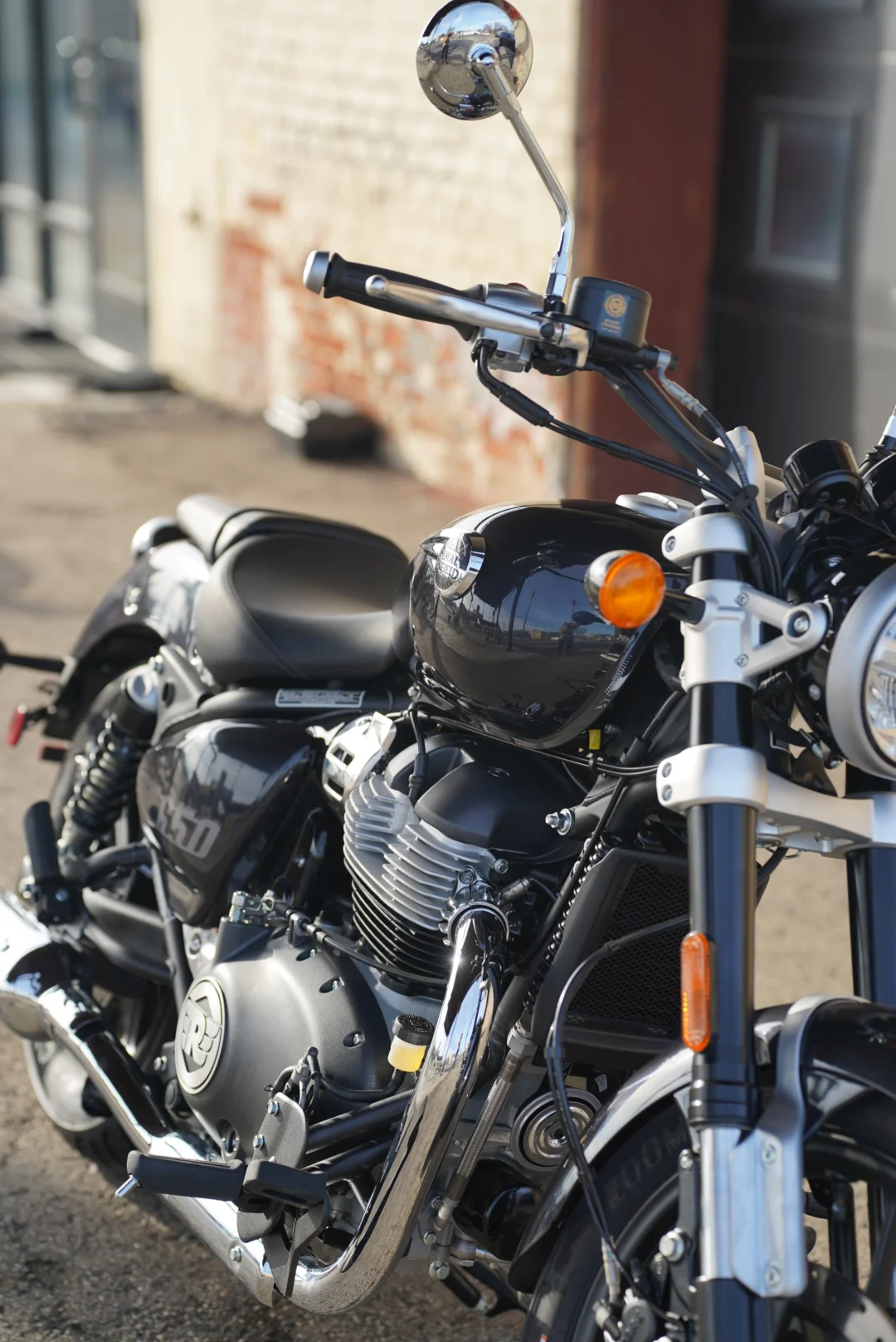 DSC05570 2027 Royal Enfield Super Meteor 650 - Astral Black