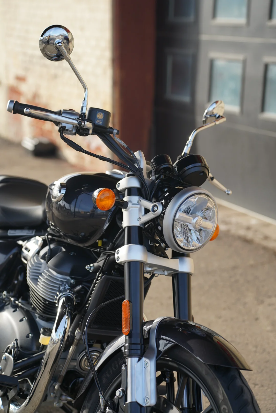 DSC05571 2027 Royal Enfield Super Meteor 650 - Astral Black