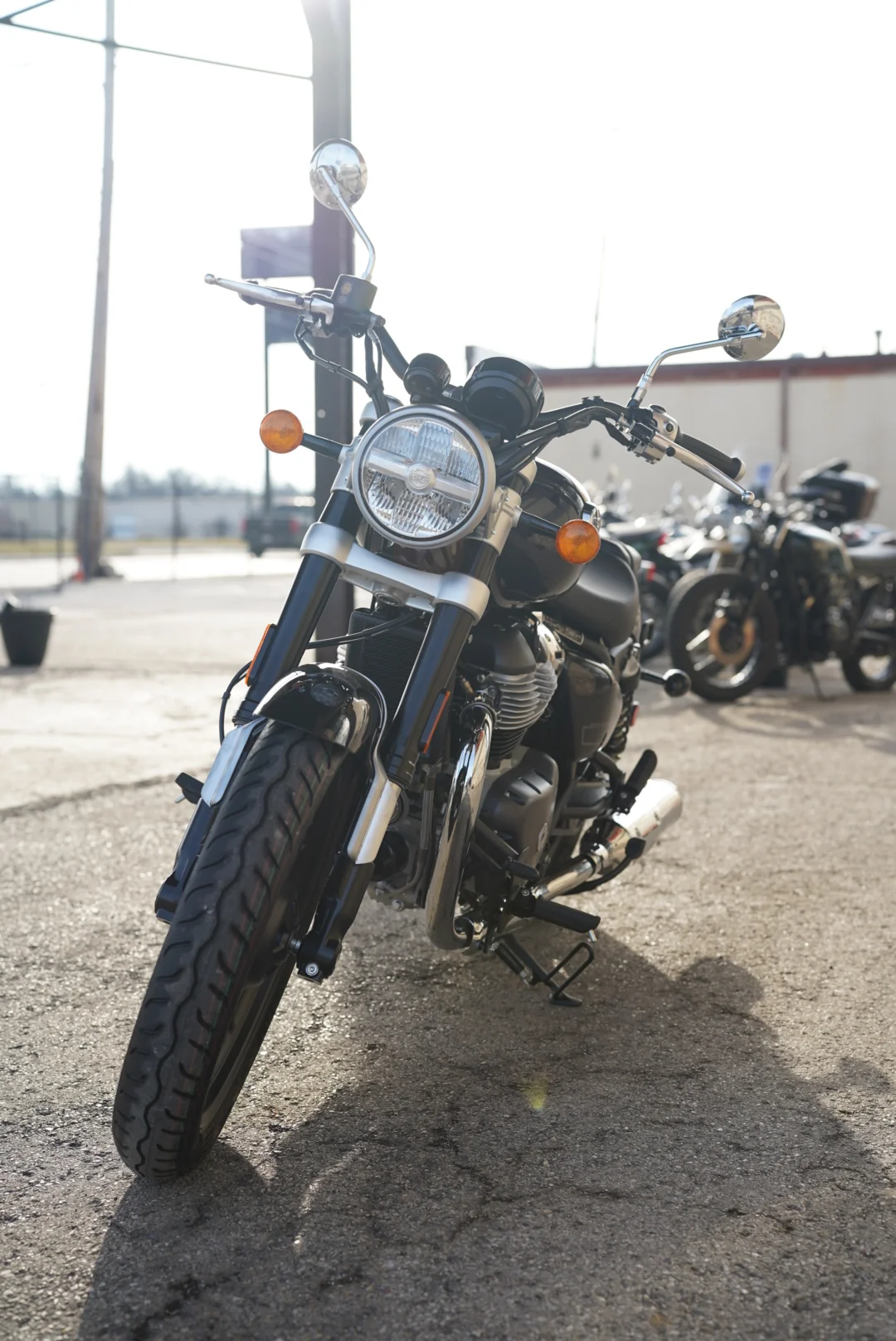 DSC05572 2027 Royal Enfield Super Meteor 650 - Astral Black