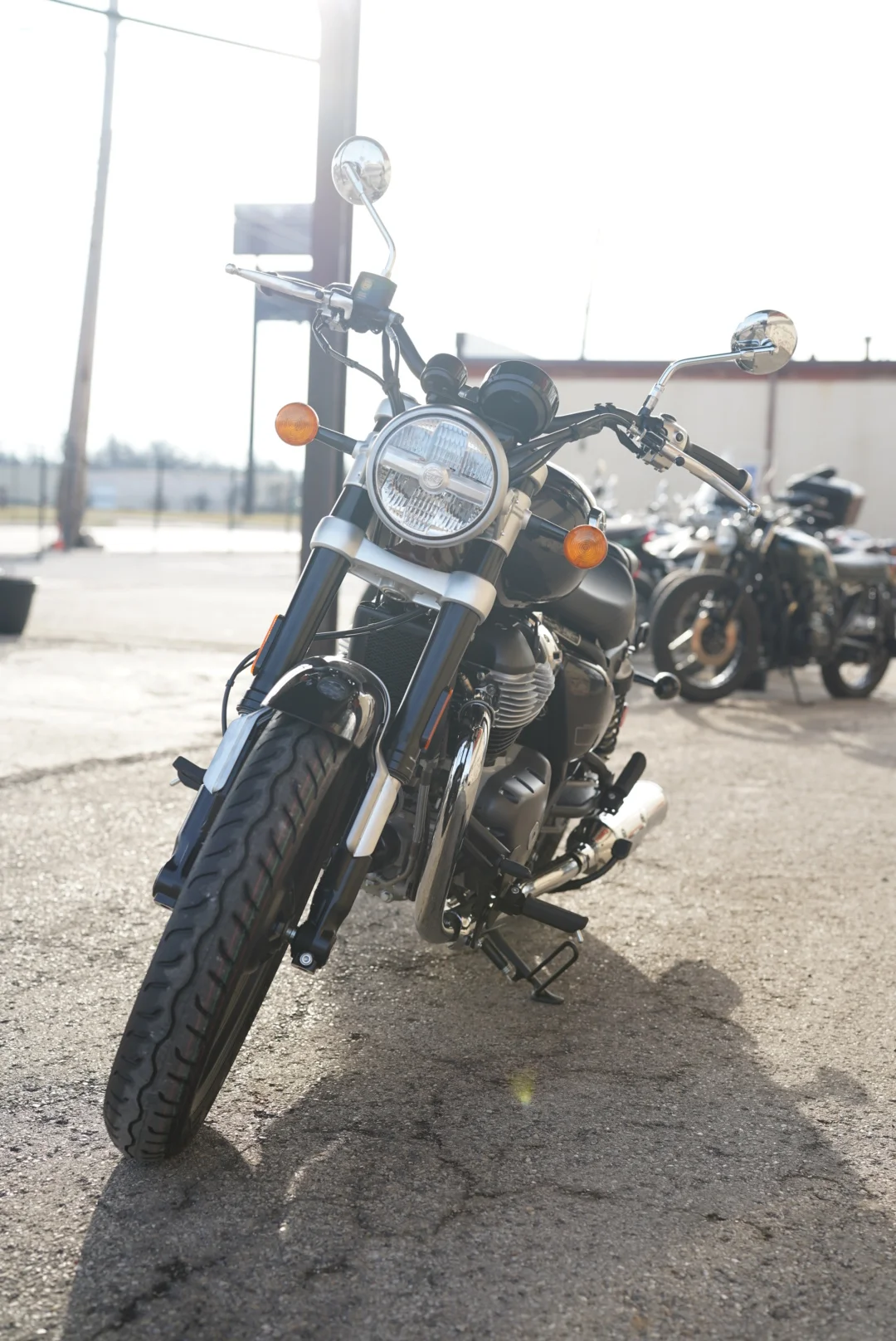 DSC05573 2027 Royal Enfield Super Meteor 650 - Astral Black