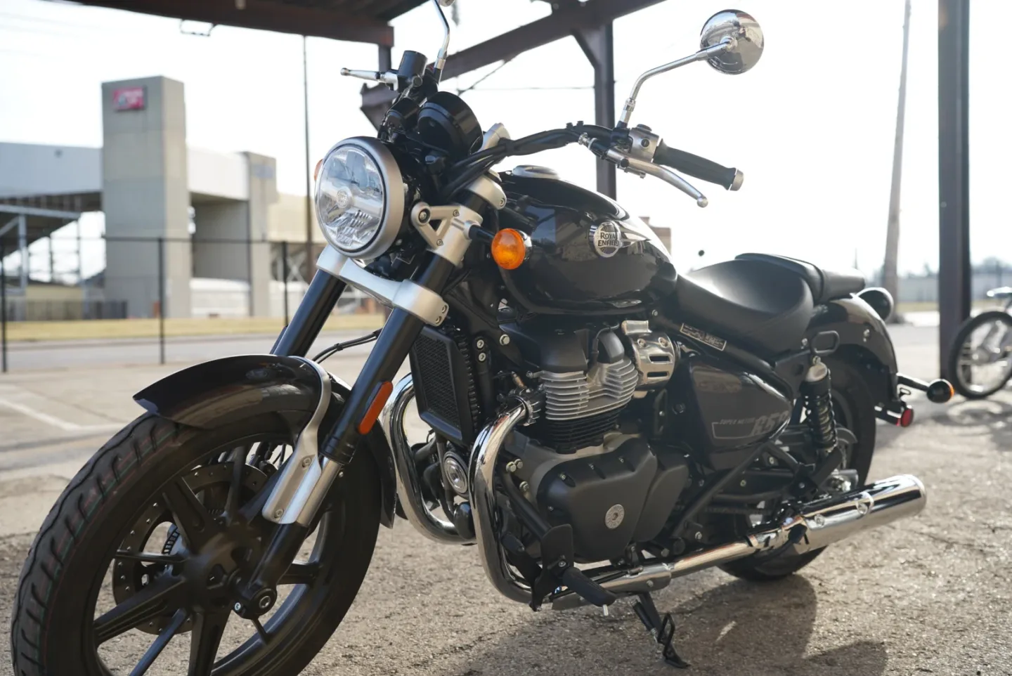 DSC05575 2027 Royal Enfield Super Meteor 650 - Astral Black