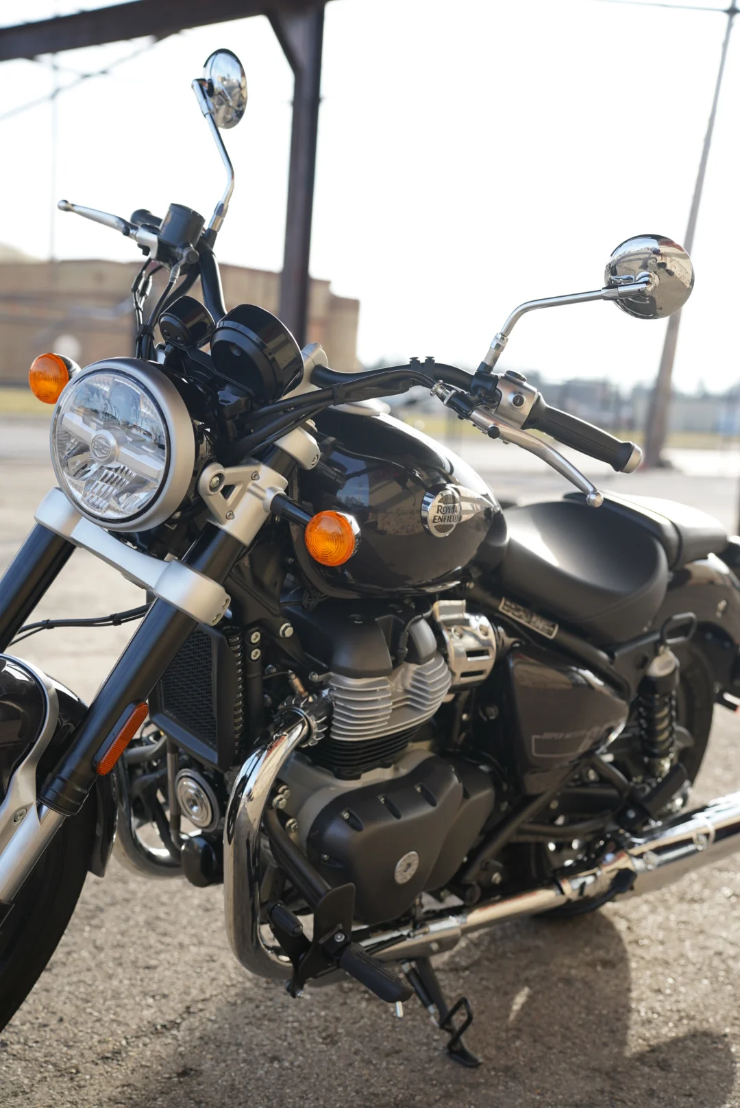 DSC05577 2027 Royal Enfield Super Meteor 650 - Astral Black