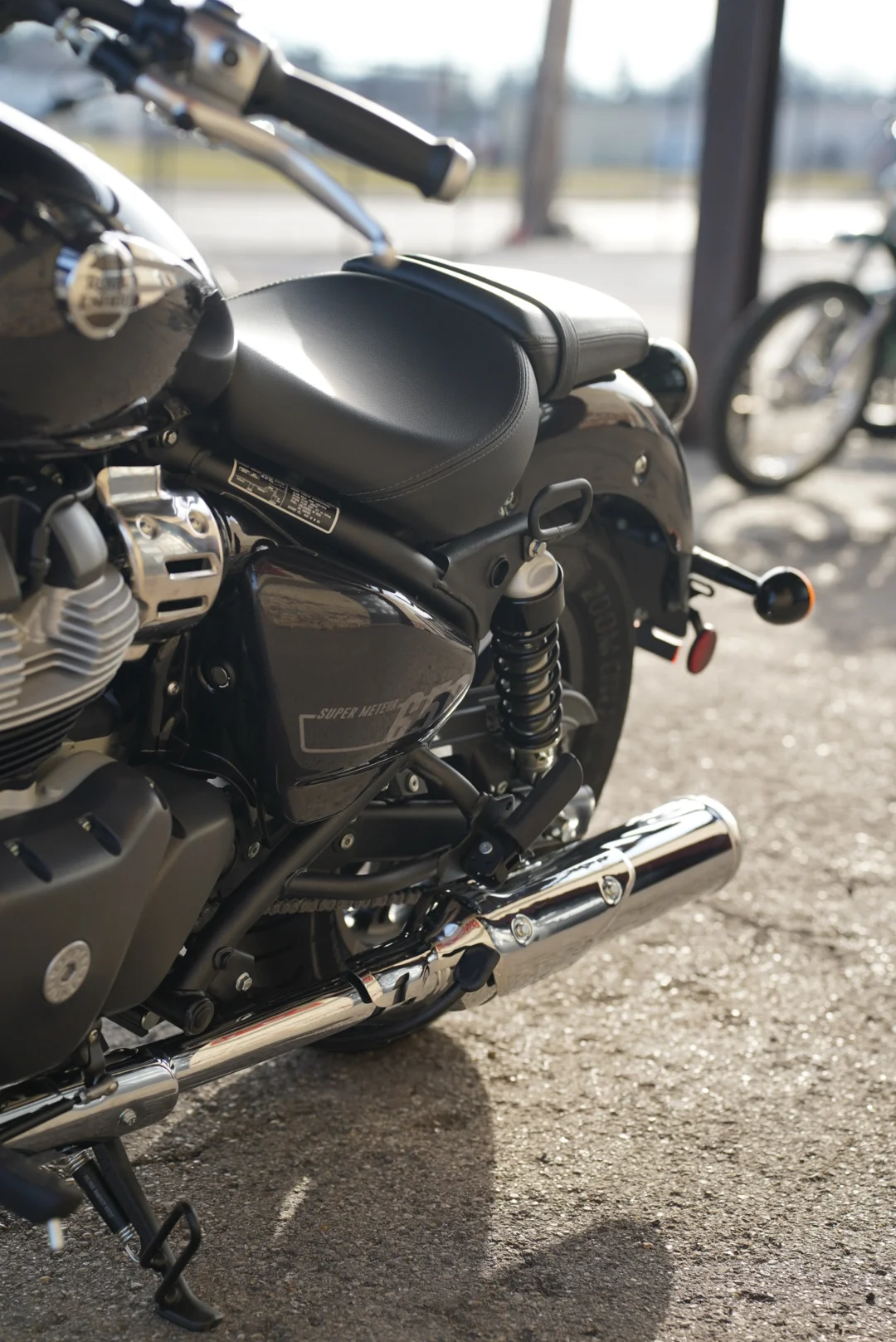 DSC05578 2027 Royal Enfield Super Meteor 650 - Astral Black