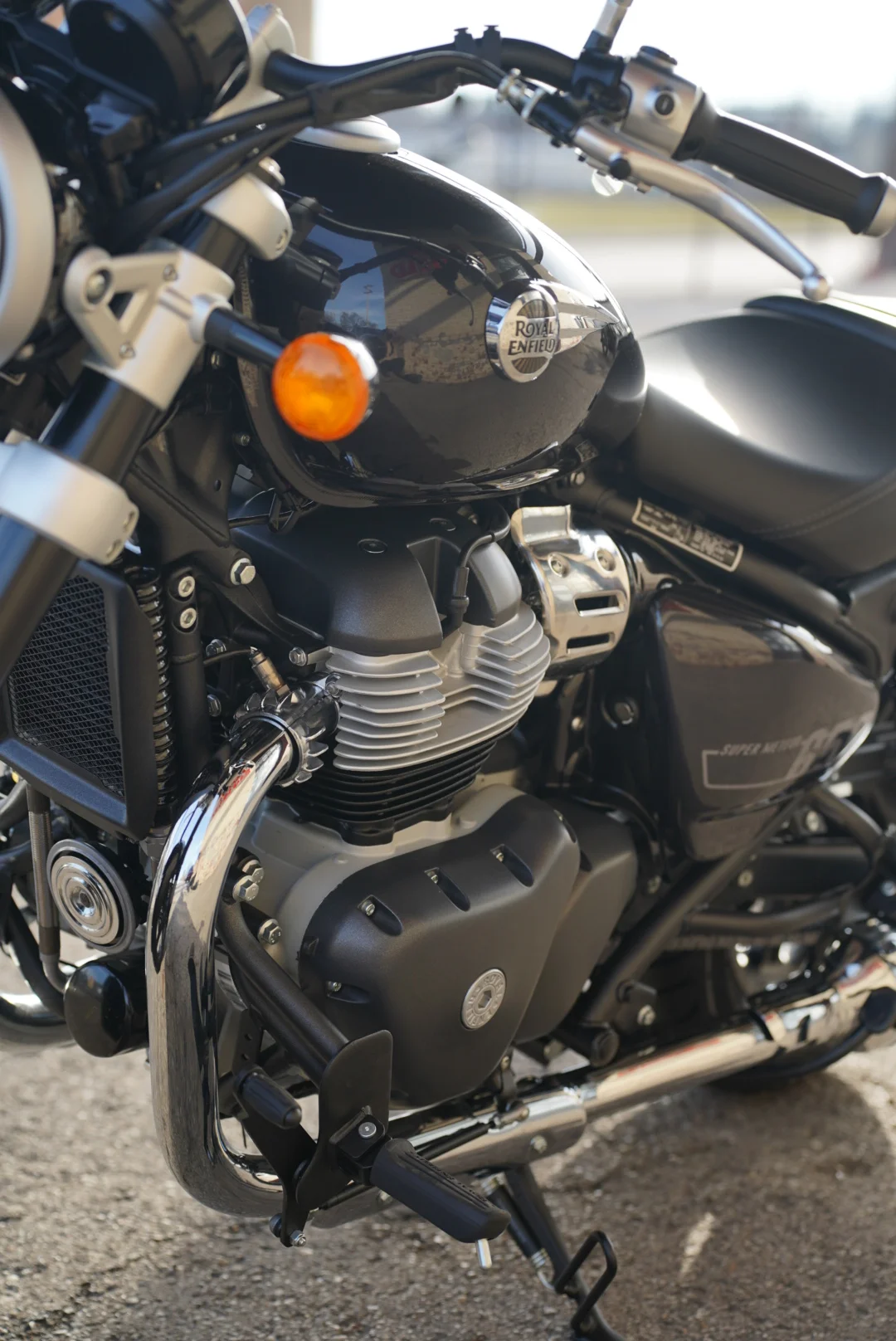 DSC05579 2027 Royal Enfield Super Meteor 650 - Astral Black