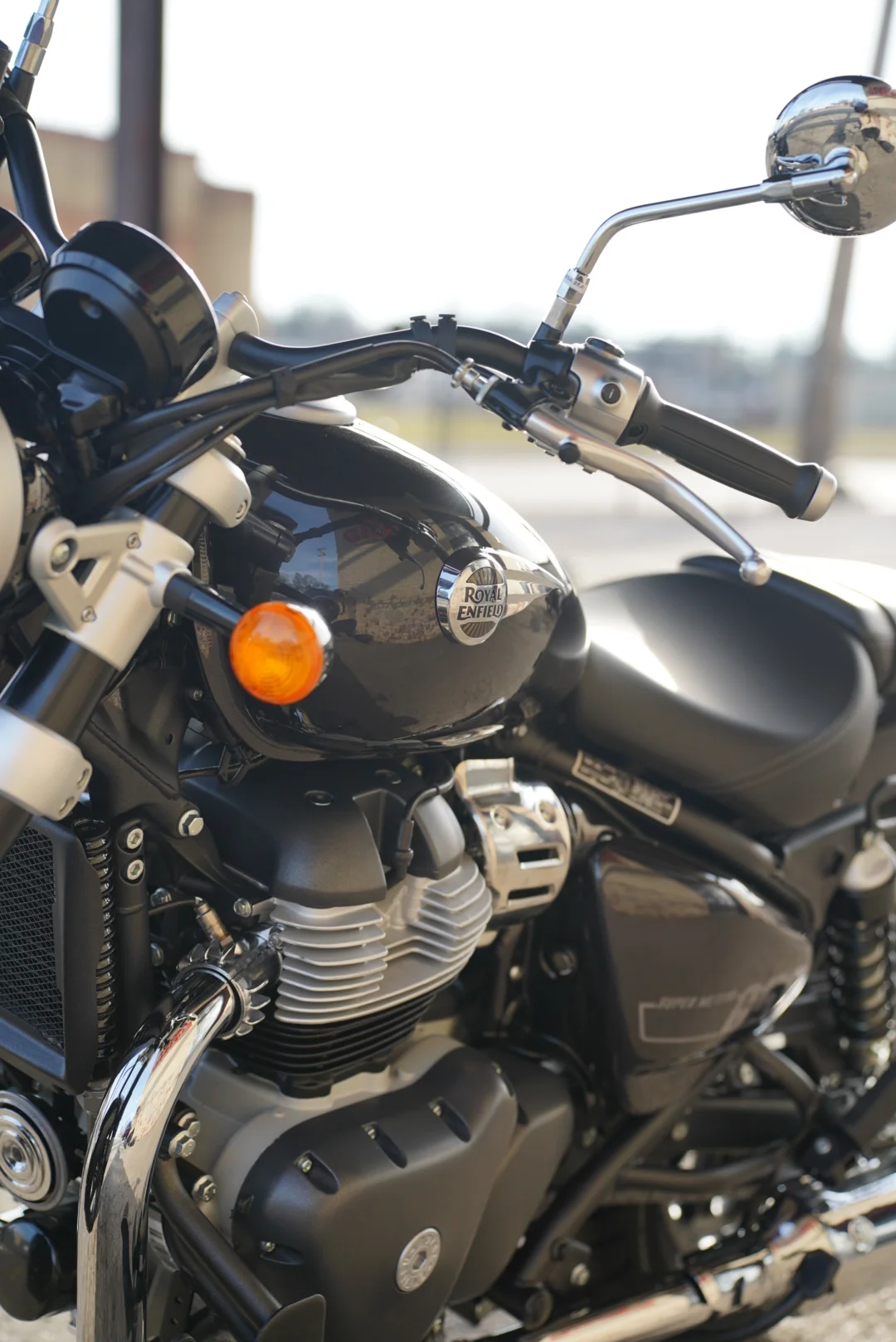 DSC05580 2027 Royal Enfield Super Meteor 650 - Astral Black