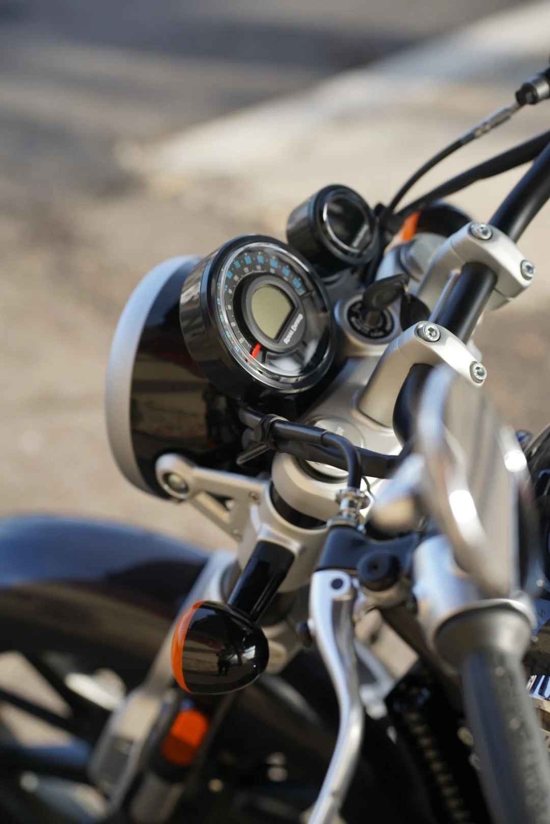 DSC05581 2027 Royal Enfield Super Meteor 650 - Astral Black