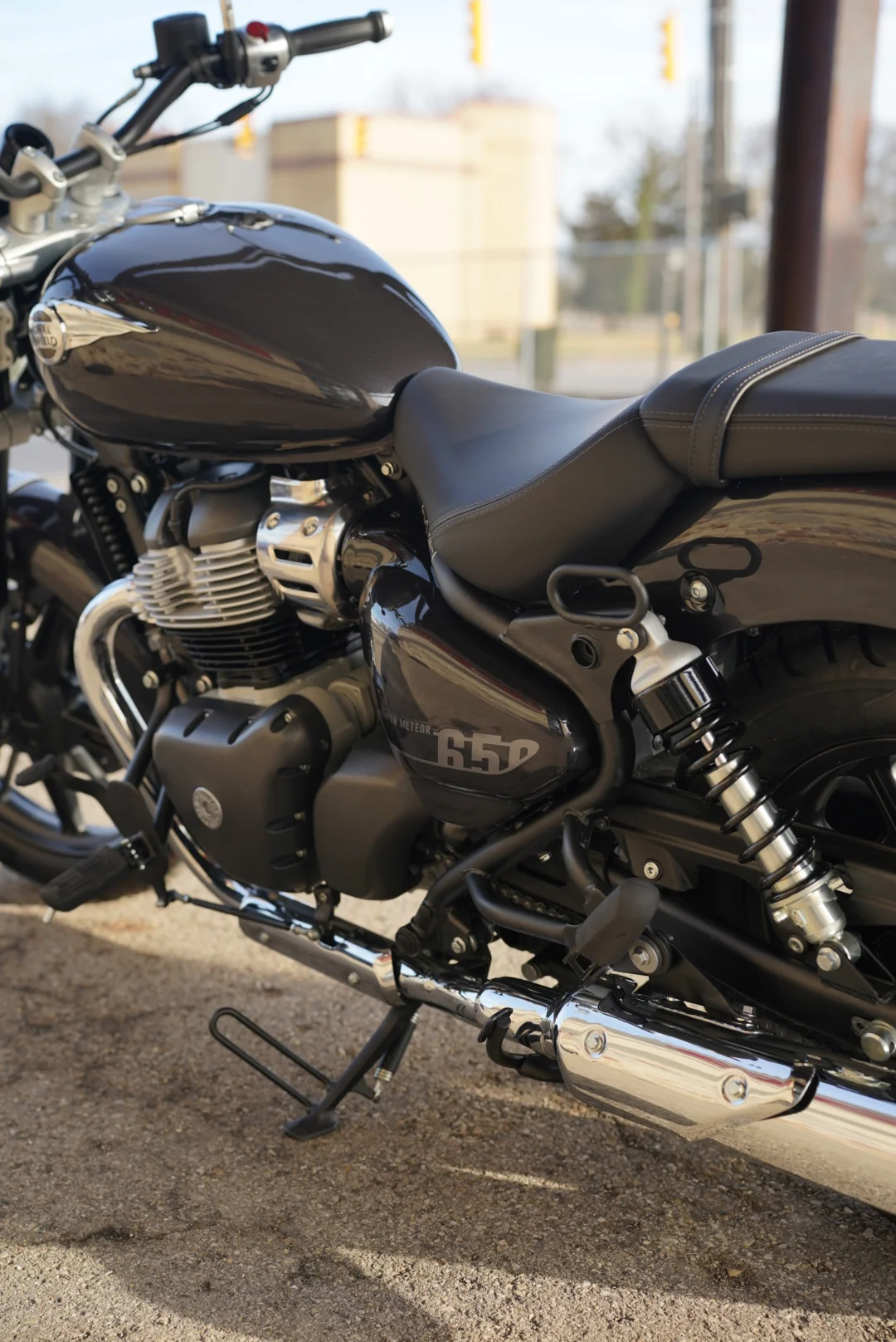DSC05587 2027 Royal Enfield Super Meteor 650 - Astral Black