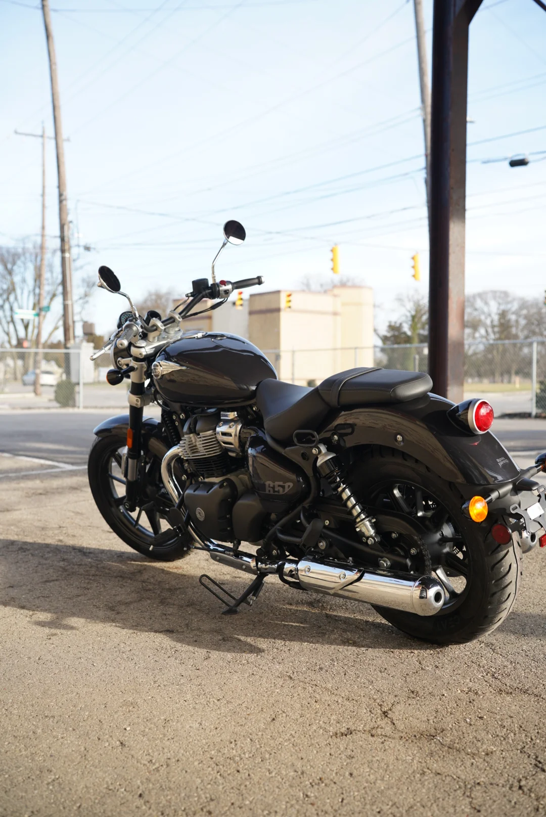 DSC05589 2027 Royal Enfield Super Meteor 650 - Astral Black