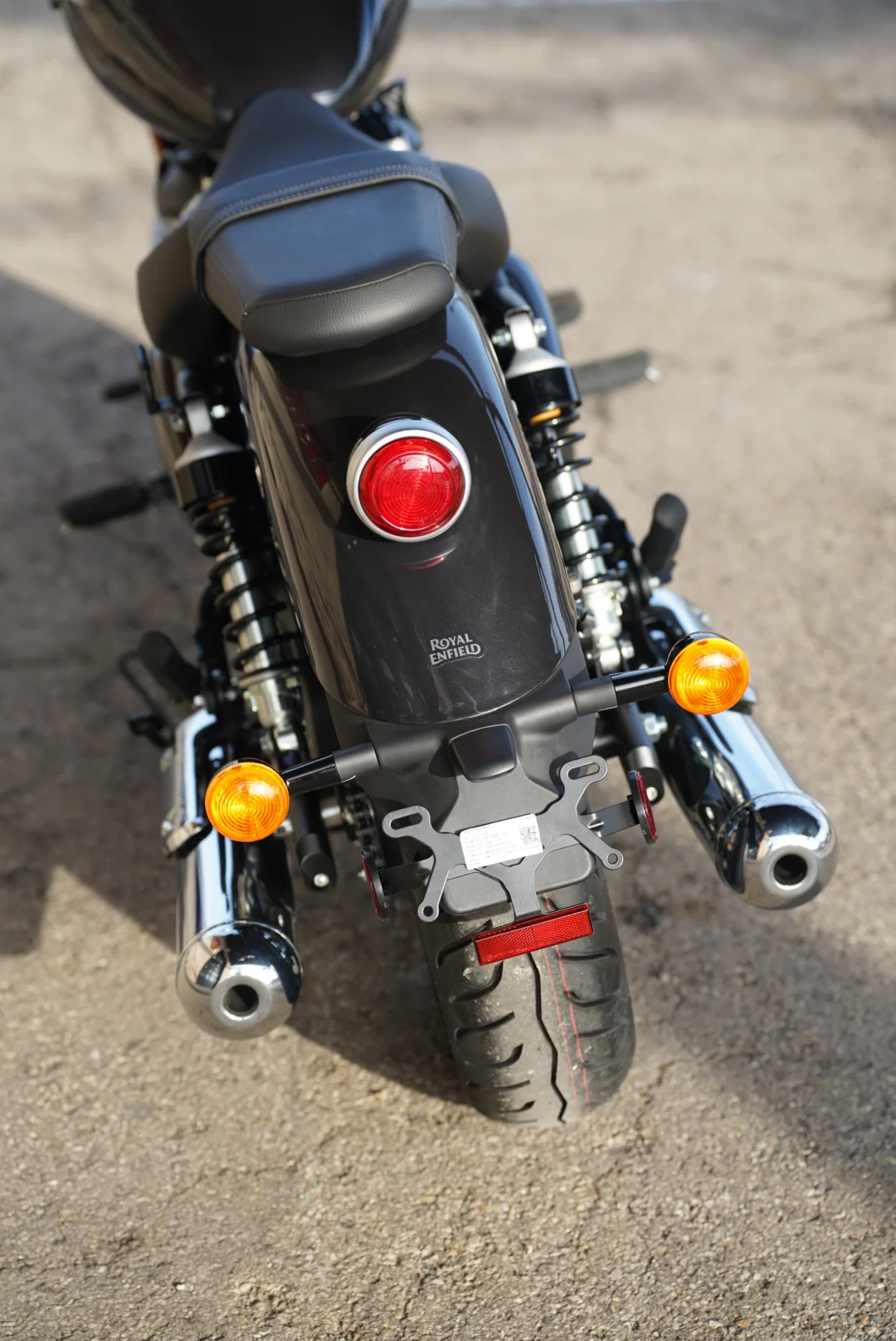 DSC05594 2027 Royal Enfield Super Meteor 650 - Astral Black