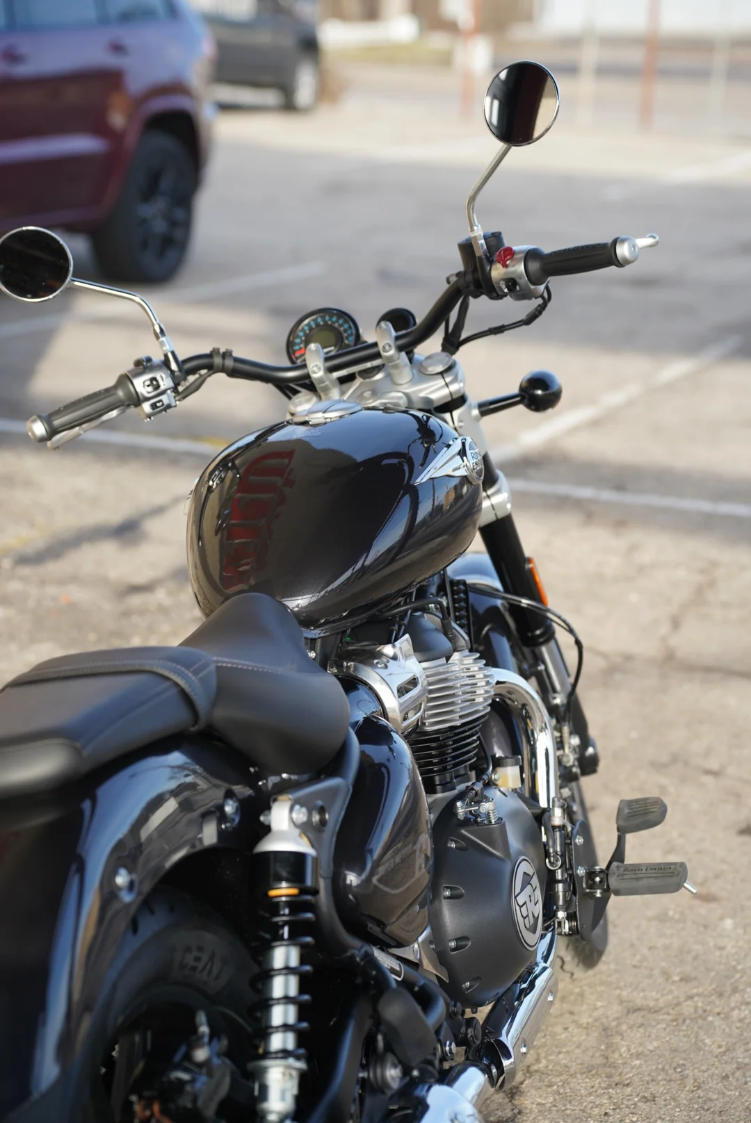 DSC05597 2027 Royal Enfield Super Meteor 650 - Astral Black