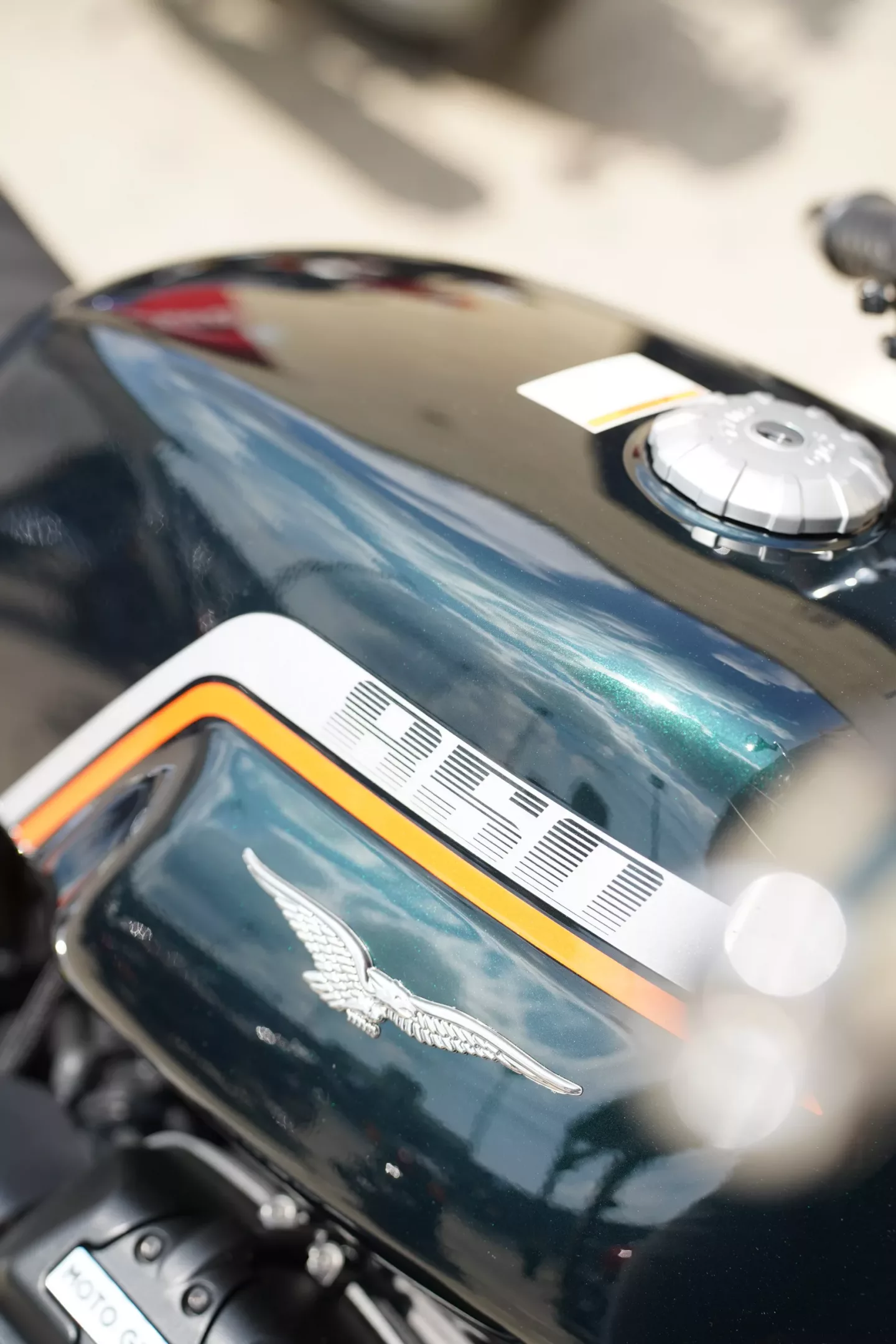 2027 Moto Guzzi V7 Special - NERO SMERALDO