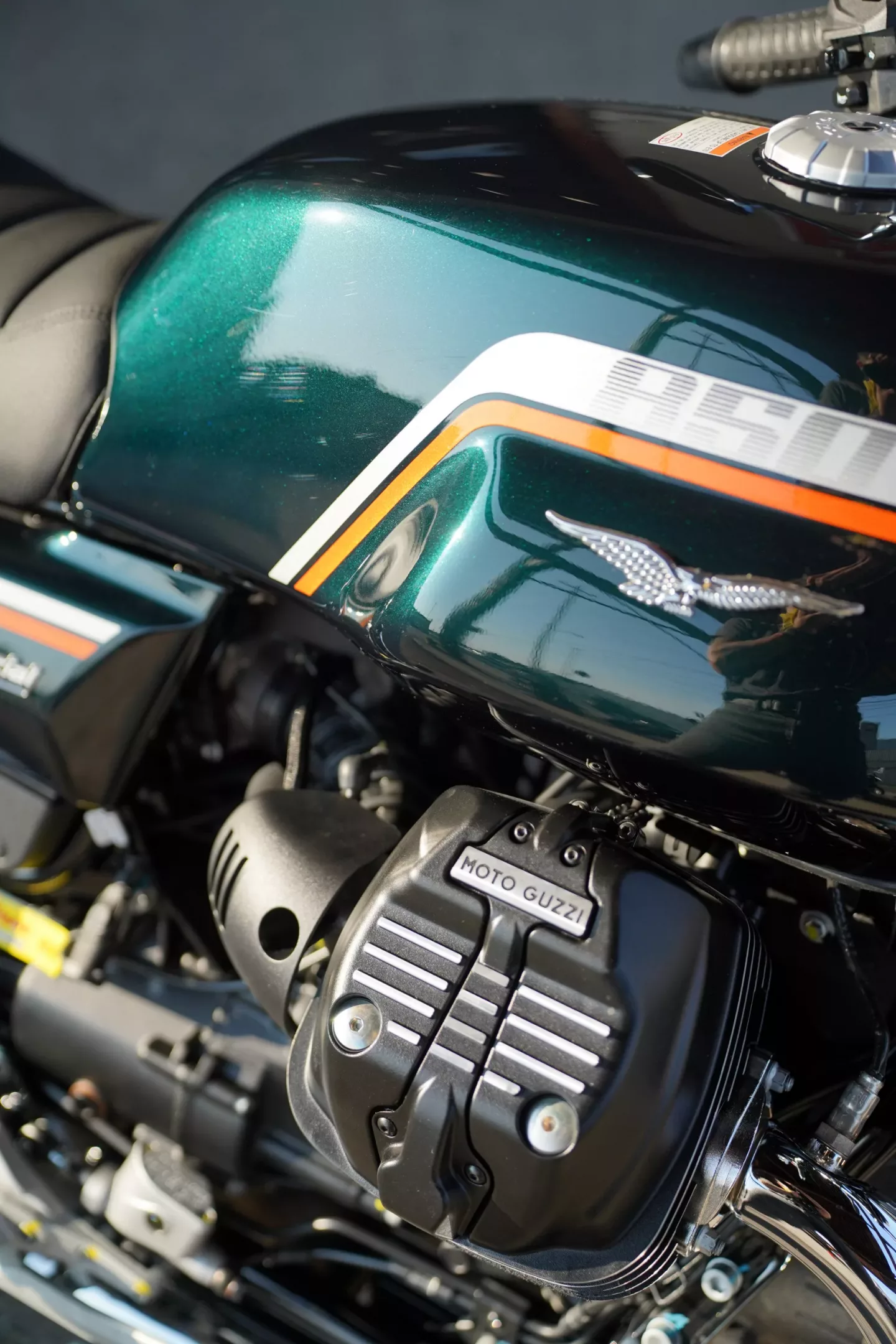 2027 Moto Guzzi V7 Special - NERO SMERALDO