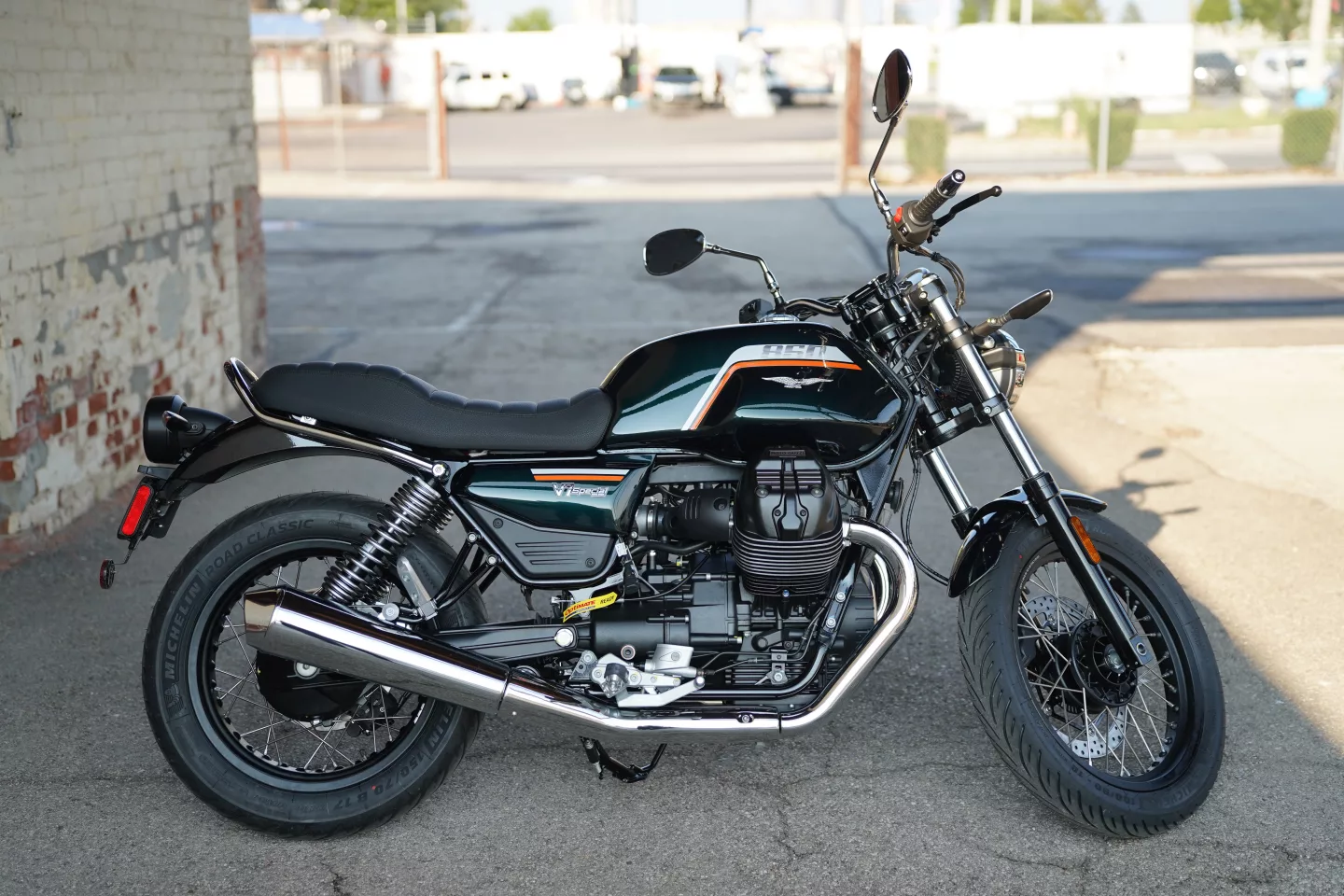 2027 Moto Guzzi V7 Special - NERO SMERALDO