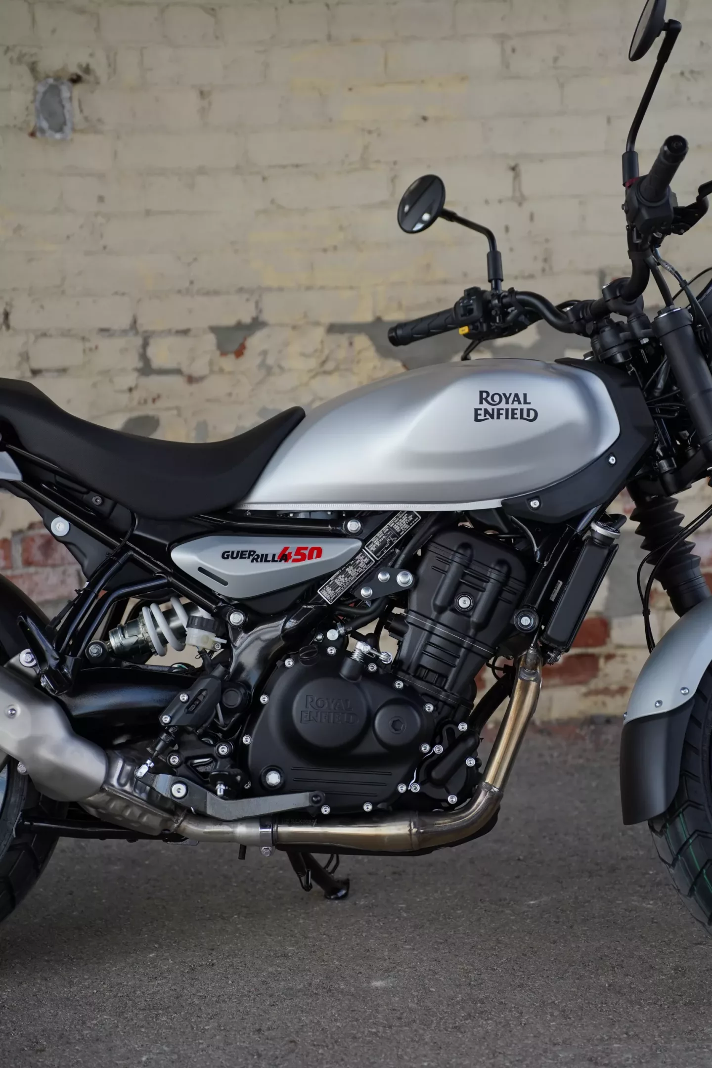 2026 Royal Enfield Guerrilla 450 - Smoke Silver