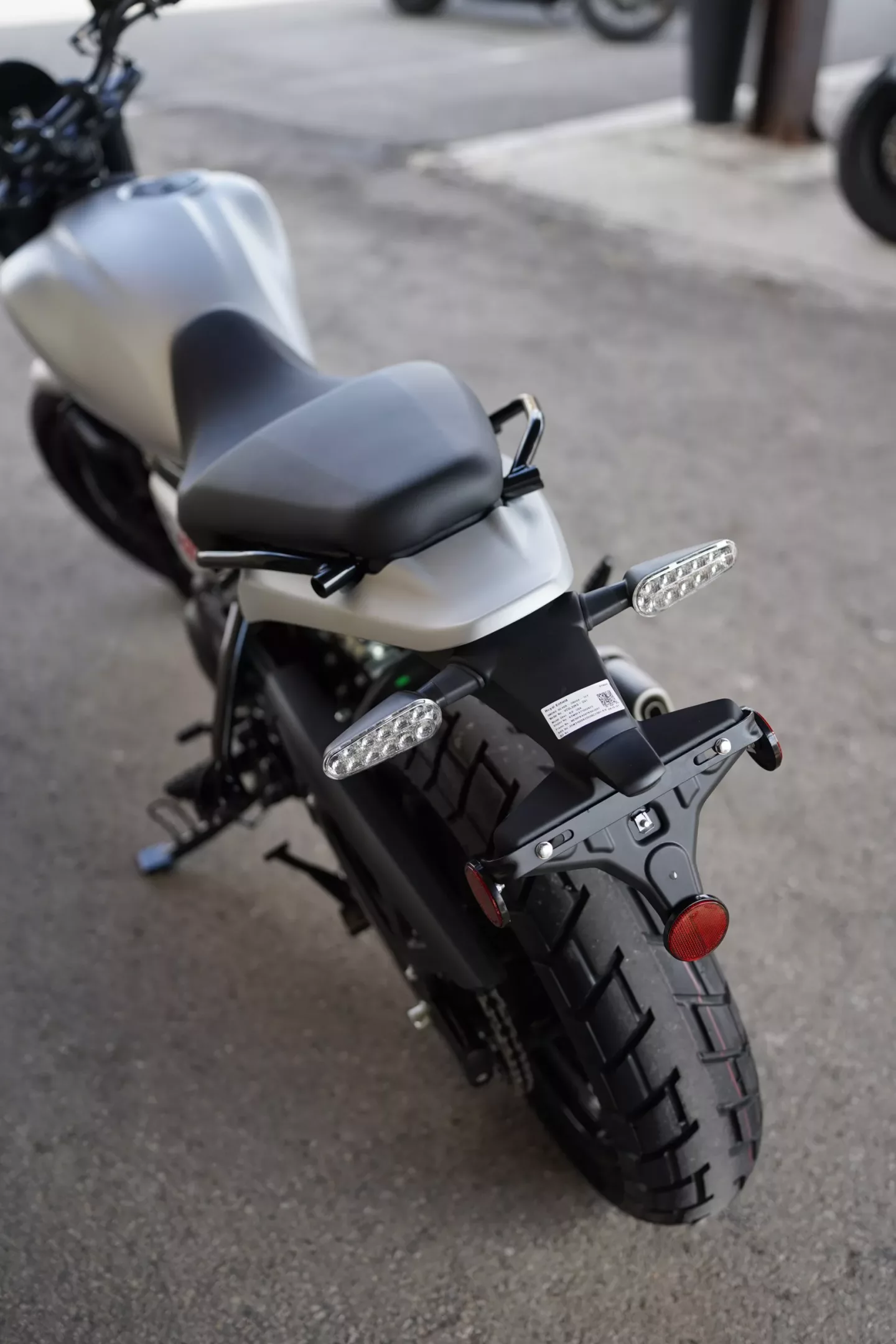 2026 Royal Enfield Guerrilla 450 - Smoke Silver