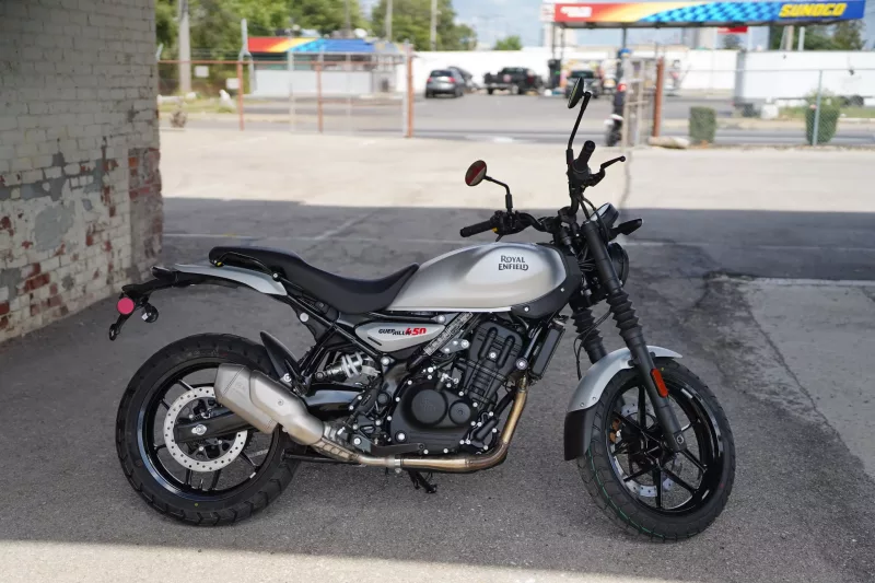 2026 Royal Enfield Guerrilla 450 - Smoke Silver
