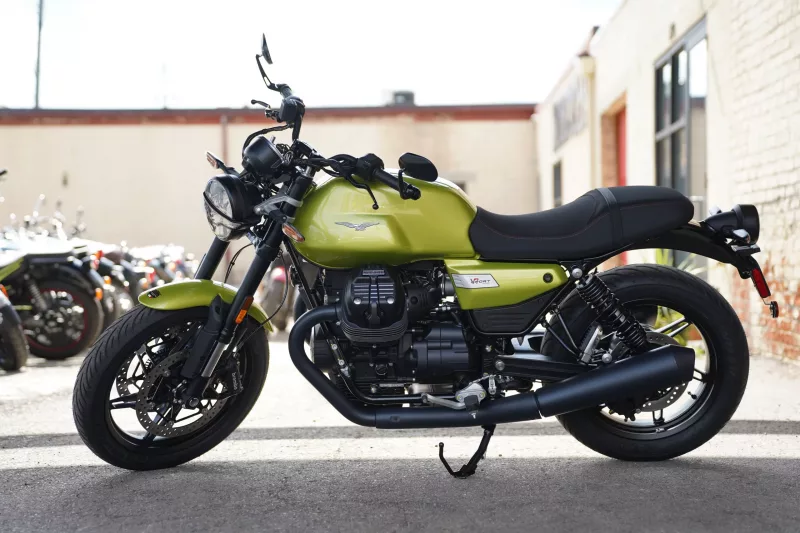 2026 Moto Guzzi V7 Sport - Verde Legnano