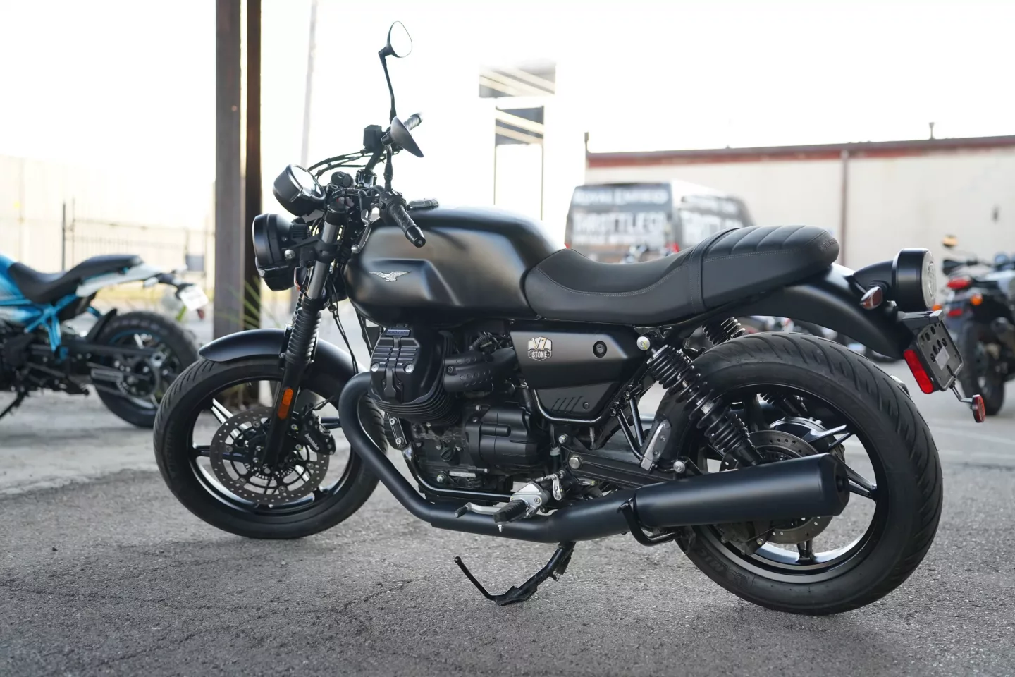 2024 Moto Guzzi V7 Stone - Nero Ruvido