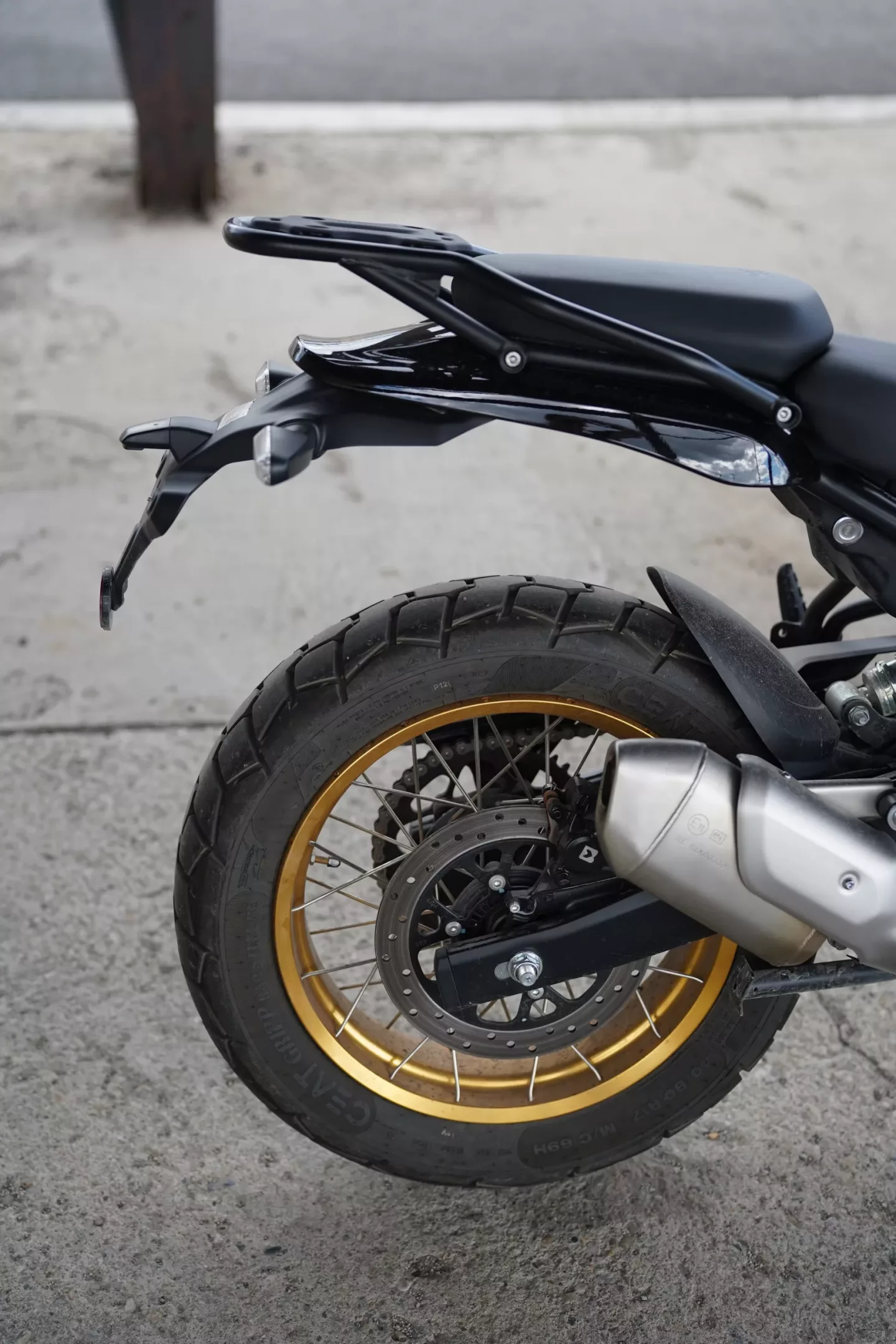 2026 Royal Enfield Himalayan - Hanle Black Tubeless