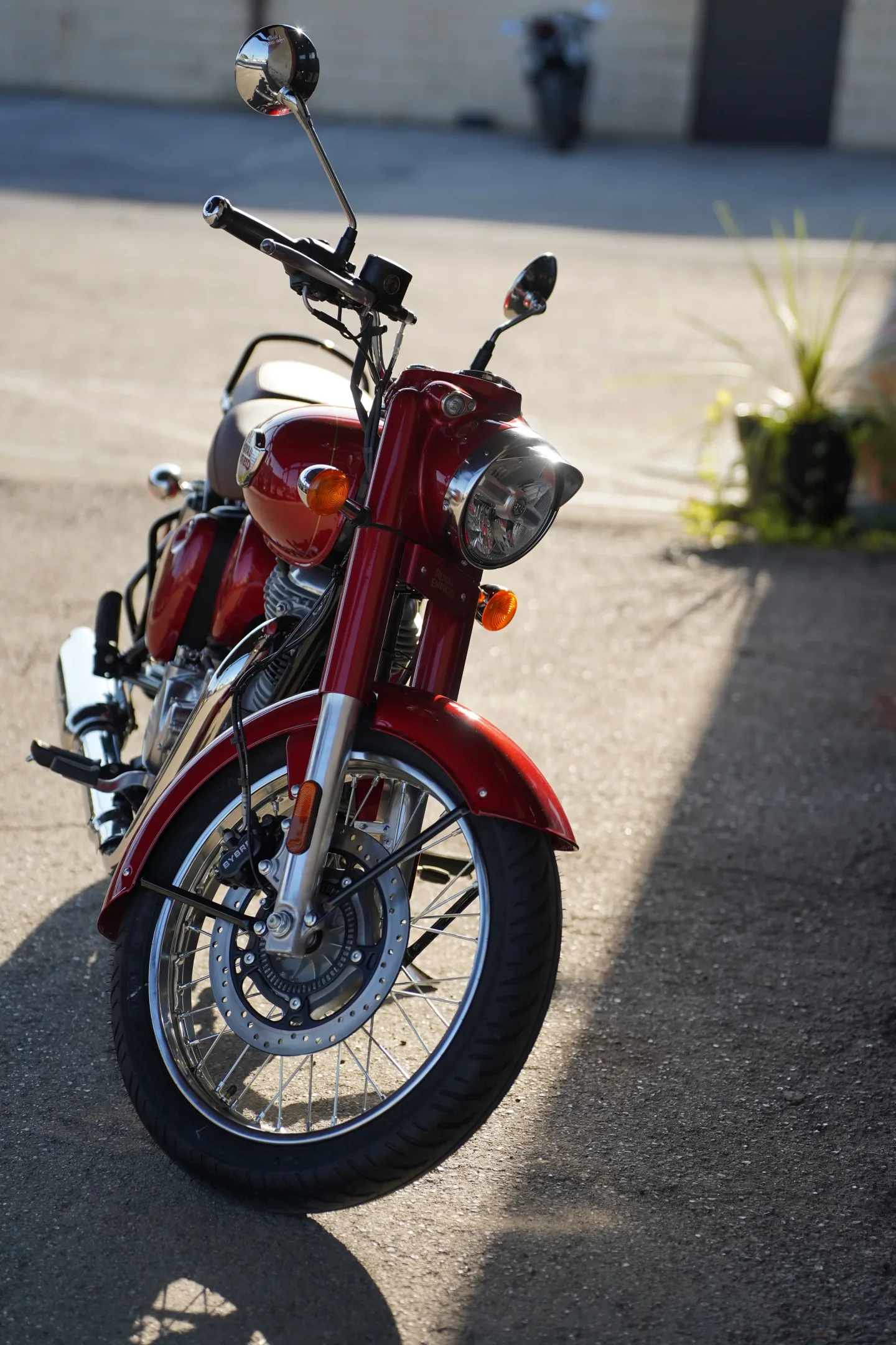 2027 Royal Enfield Classic 350 - Madras Red