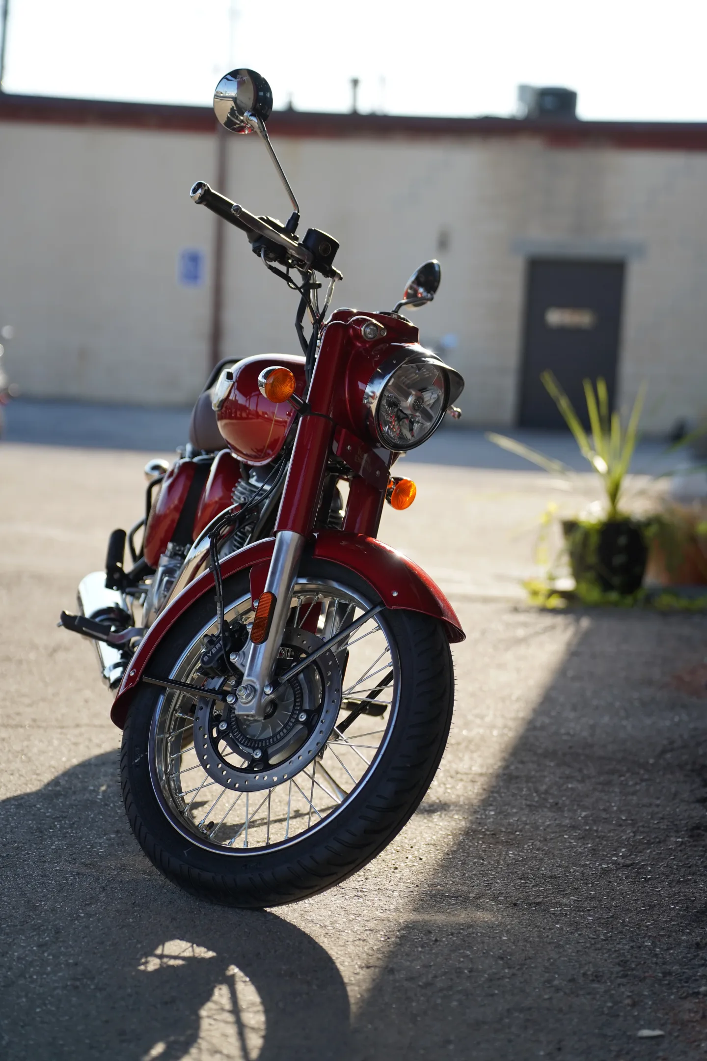 2027 Royal Enfield Classic 350 - Madras Red