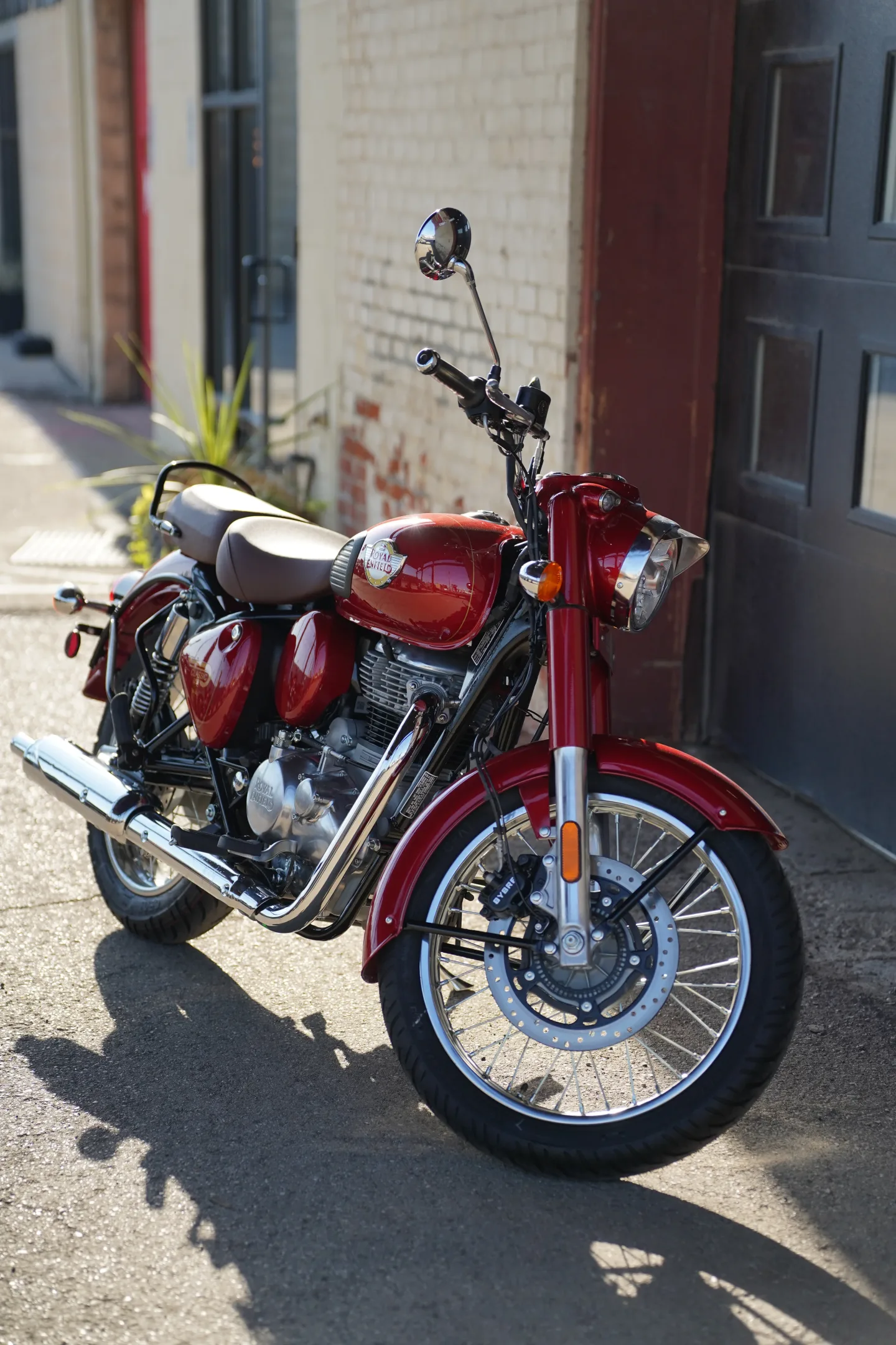 2027 Royal Enfield Classic 350 - Madras Red