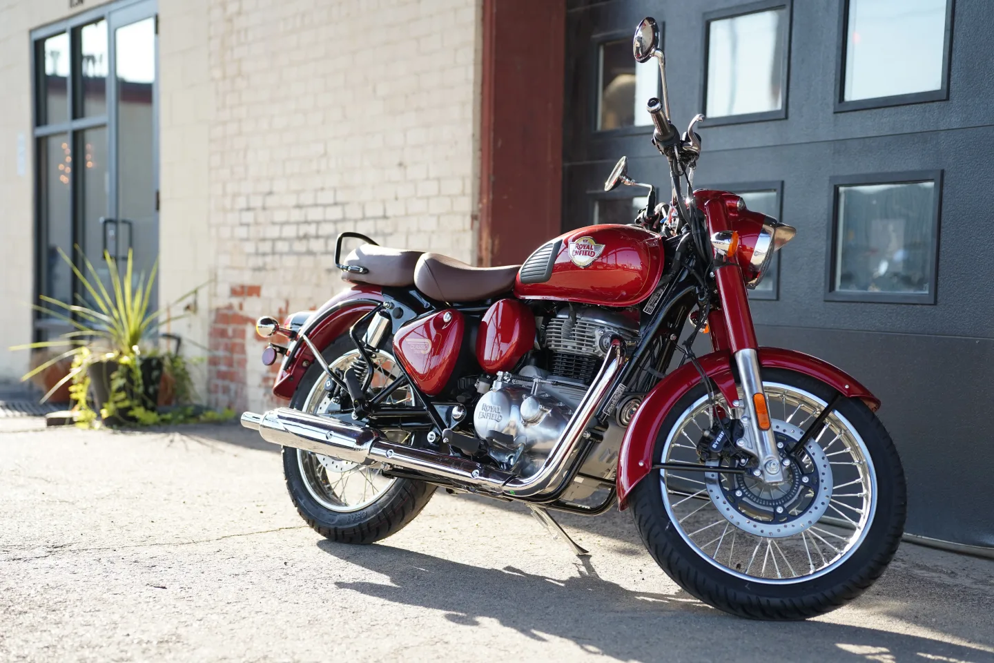 2027 Royal Enfield Classic 350 - Madras Red