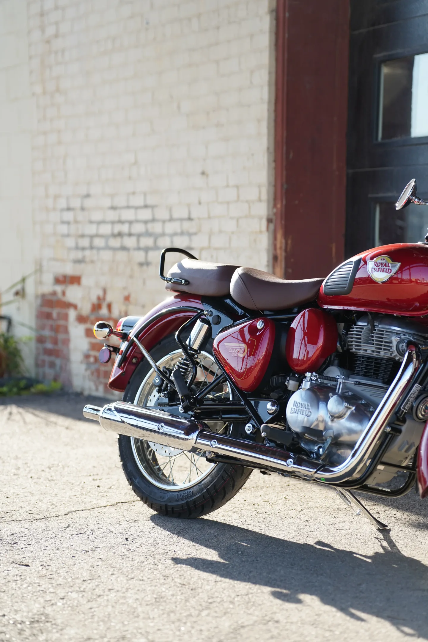 2027 Royal Enfield Classic 350 - Madras Red