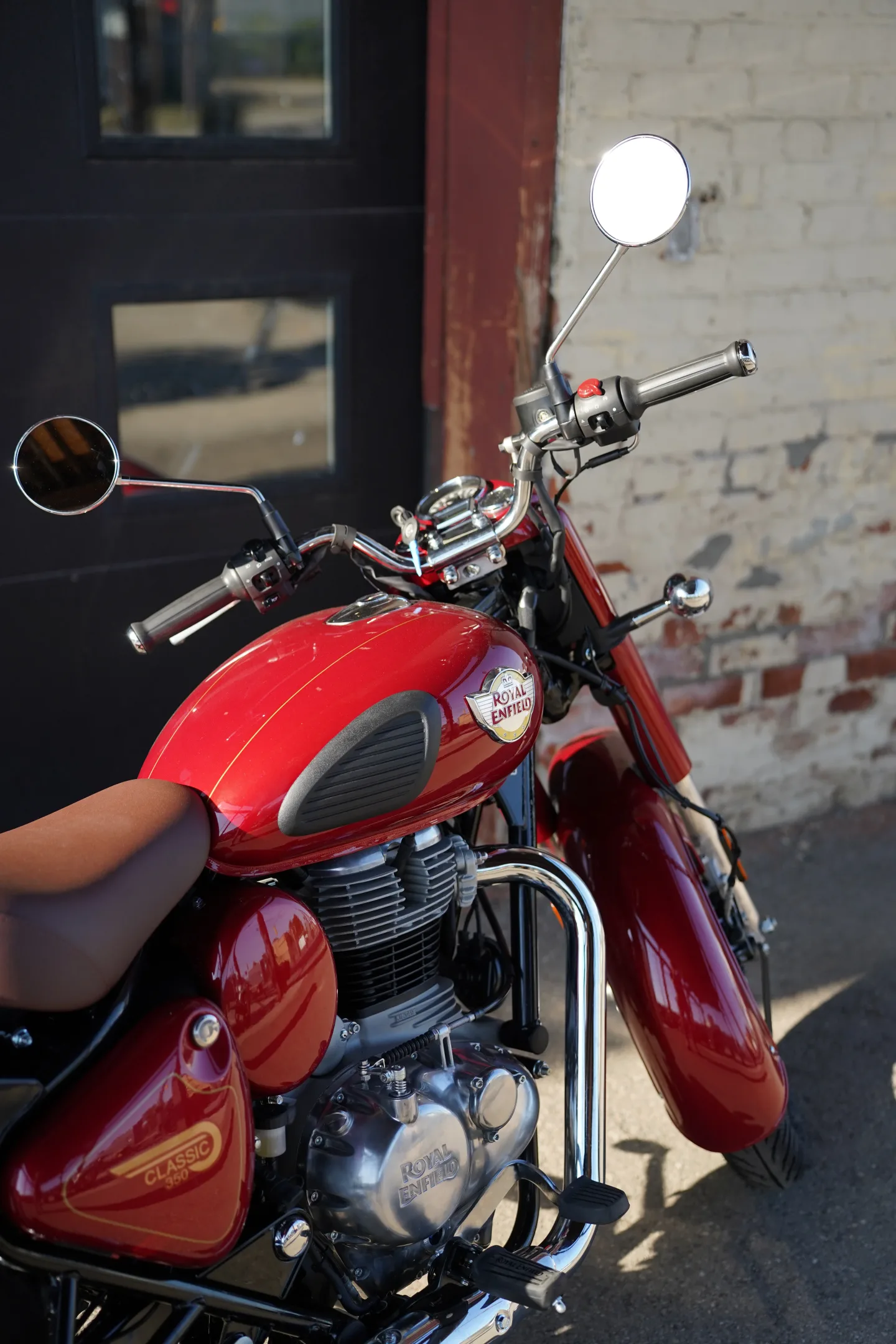 2027 Royal Enfield Classic 350 - Madras Red